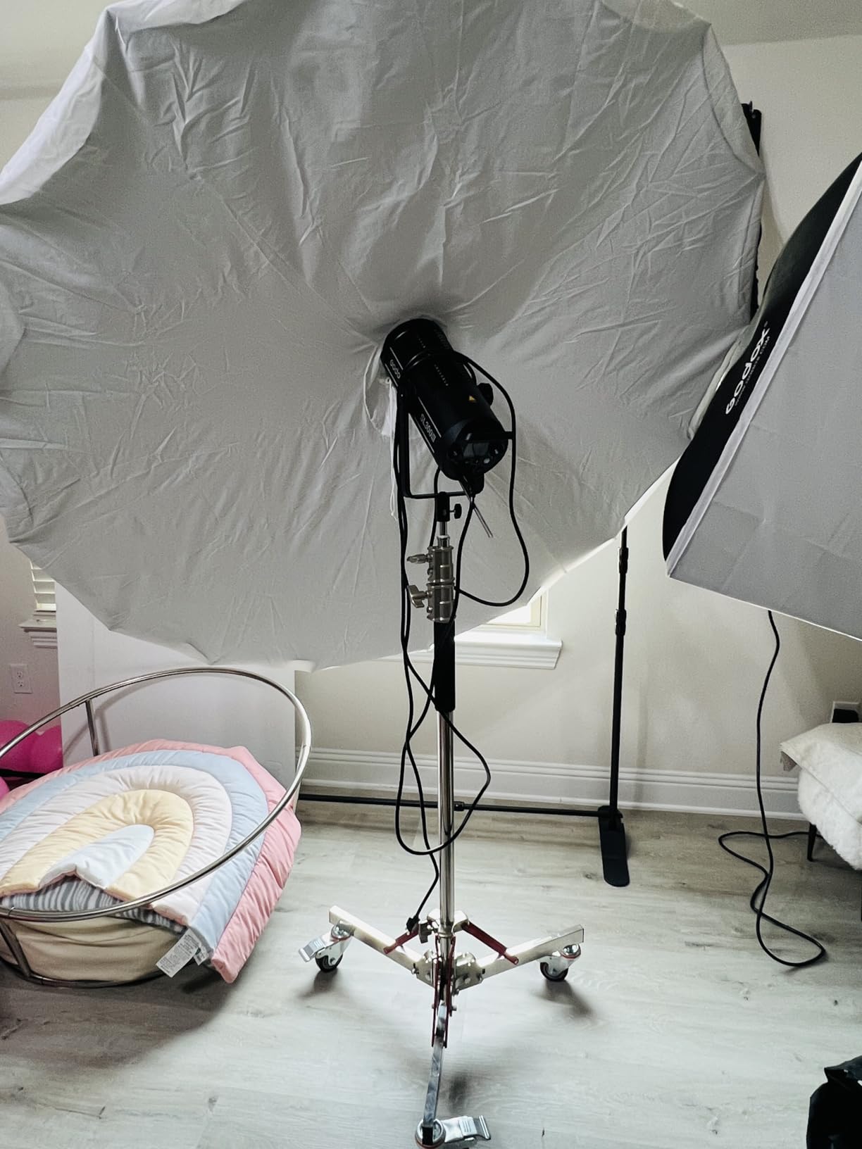 NEEWER Heavy Duty Light Stand with Casters, 100% Stainless Steel Tripod customer photo 2