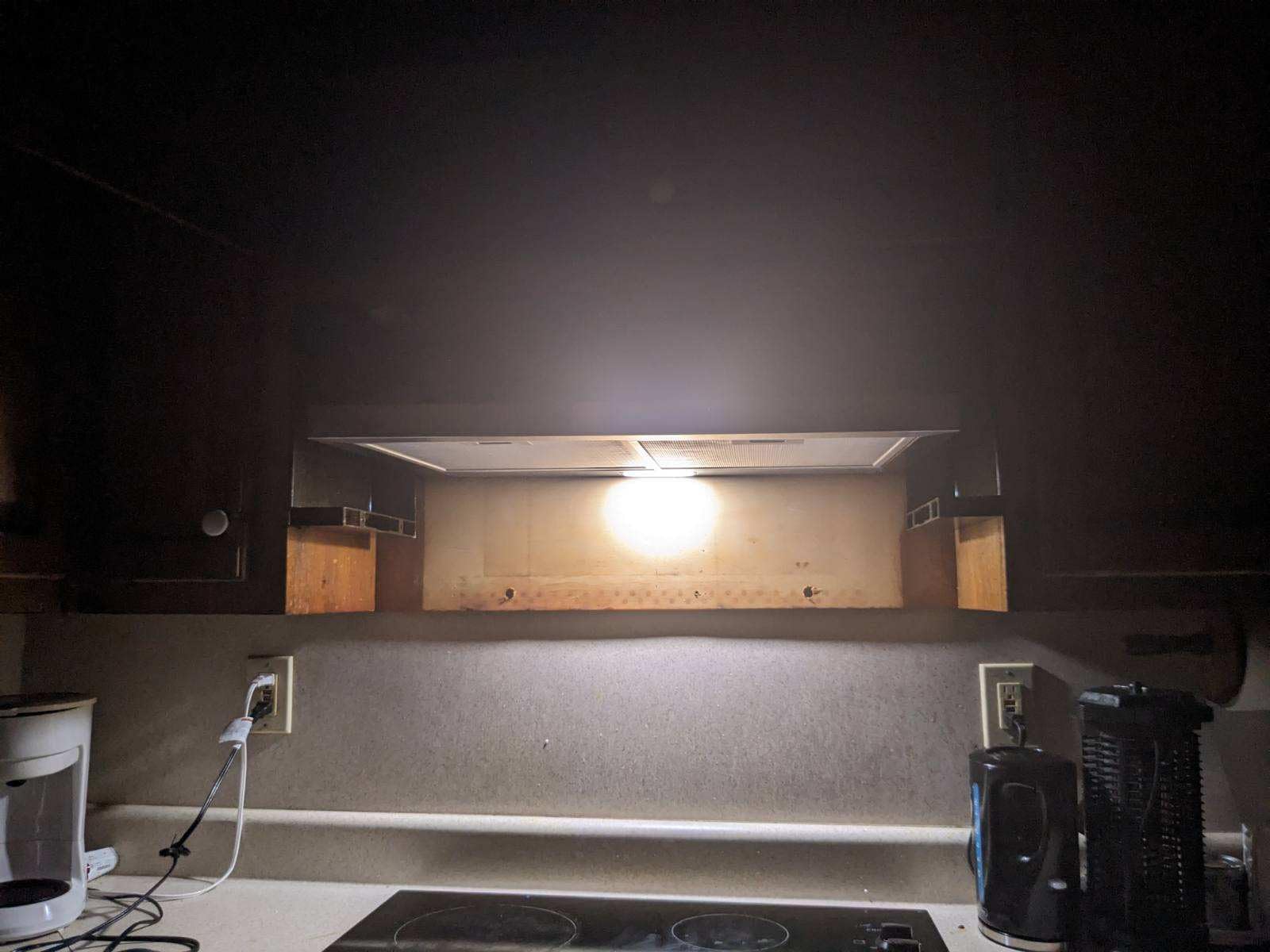 Tieasy Wall Mount Range Hood 30 inch with Ducted/Ductless Convertible Duct, Stainless Steel Chimney-Style Over Stove Vent Hood with LED Light, 3 Speed Exhaust Fan, 450 CFM customer photo 1