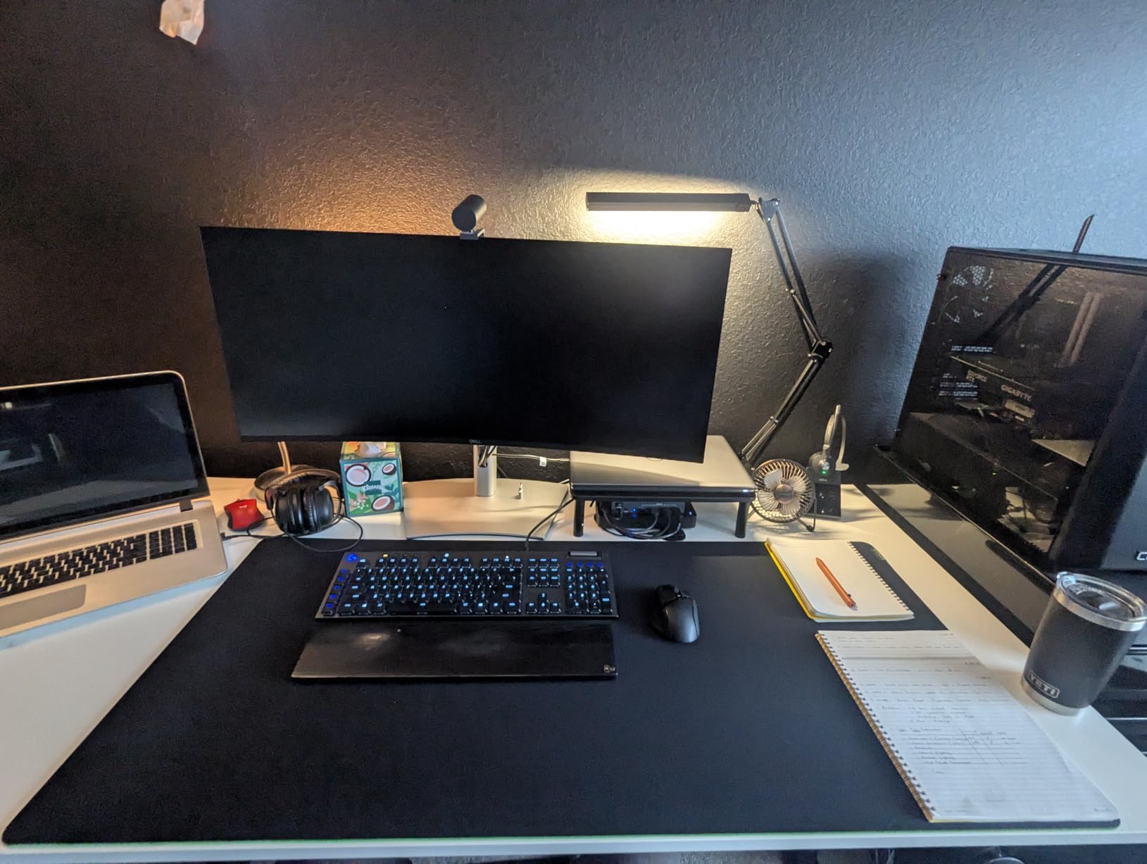 Razer Gigantus V2 Cloth Gaming Mouse Pad (3XL), Thick, Classic Black customer photo 1