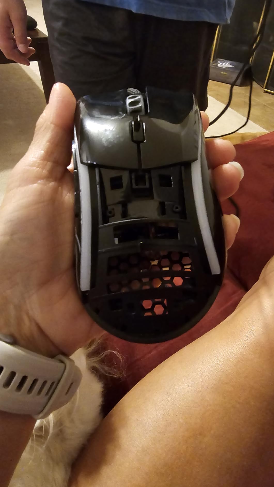 GLORIOUS Model D- (Minus) Wired Gaming Mouse - 61g Superlight Honeycomb Design, RGB, Ergonomic, Pixart 3360 Sensor, Omron Switches, PTFE Feet, 6 Buttons - Matte Black customer photo 1