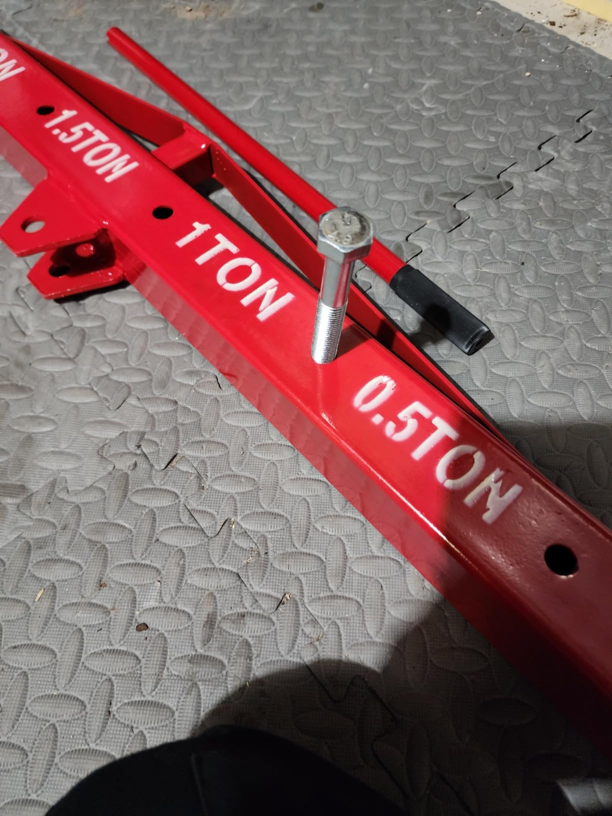 Goplus 2 Ton Folding Engine Lift with 6 Wheels, Heavy Duty Steel Hydraulic Shop Crane, Cherry Picker for Garage, Workshop, 4400 LBS customer photo 2