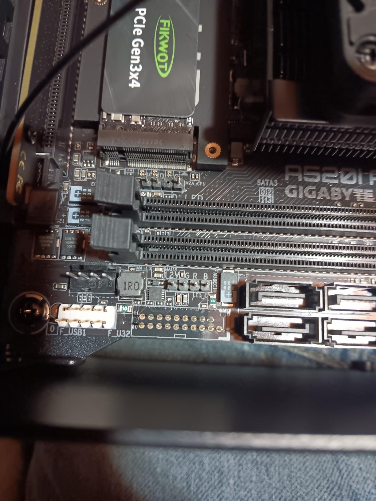 Gigabyte A520I AC (AMD Ryzen AM4/Mini-ITX/Direct 6 Phases Digital PWM with 55A DrMOS/Gaming GbE LAN/Intel WiFi+Bluetooth/NVMe PCIe 3.0 x4 M.2/3 Display Interfaces/Q-Flash Plus/Motherboard) customer photo 2