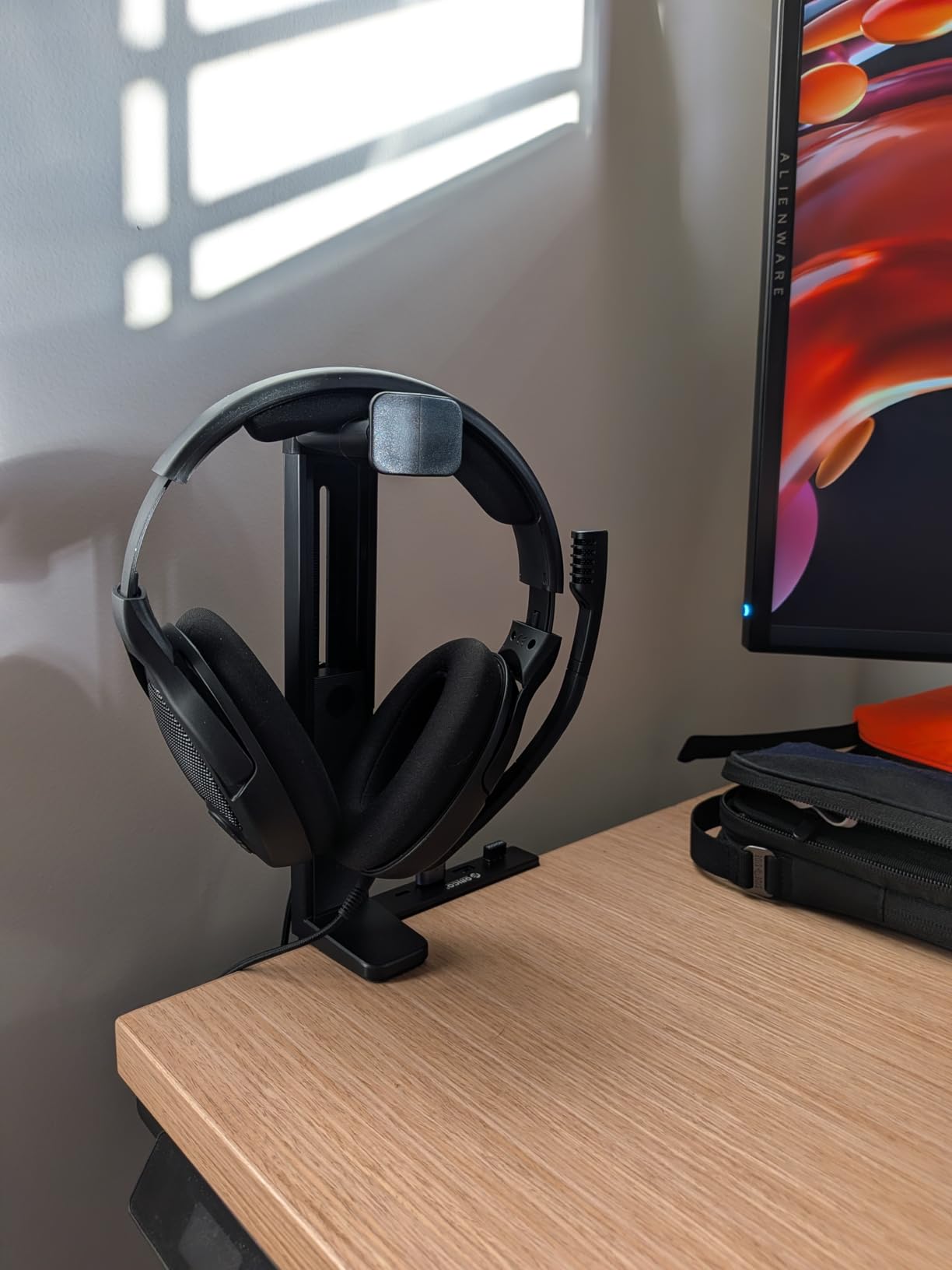 NEETTO HS906 Headphone Stand & Hanger 2 in 1, Above & Under Desk customer photo 1