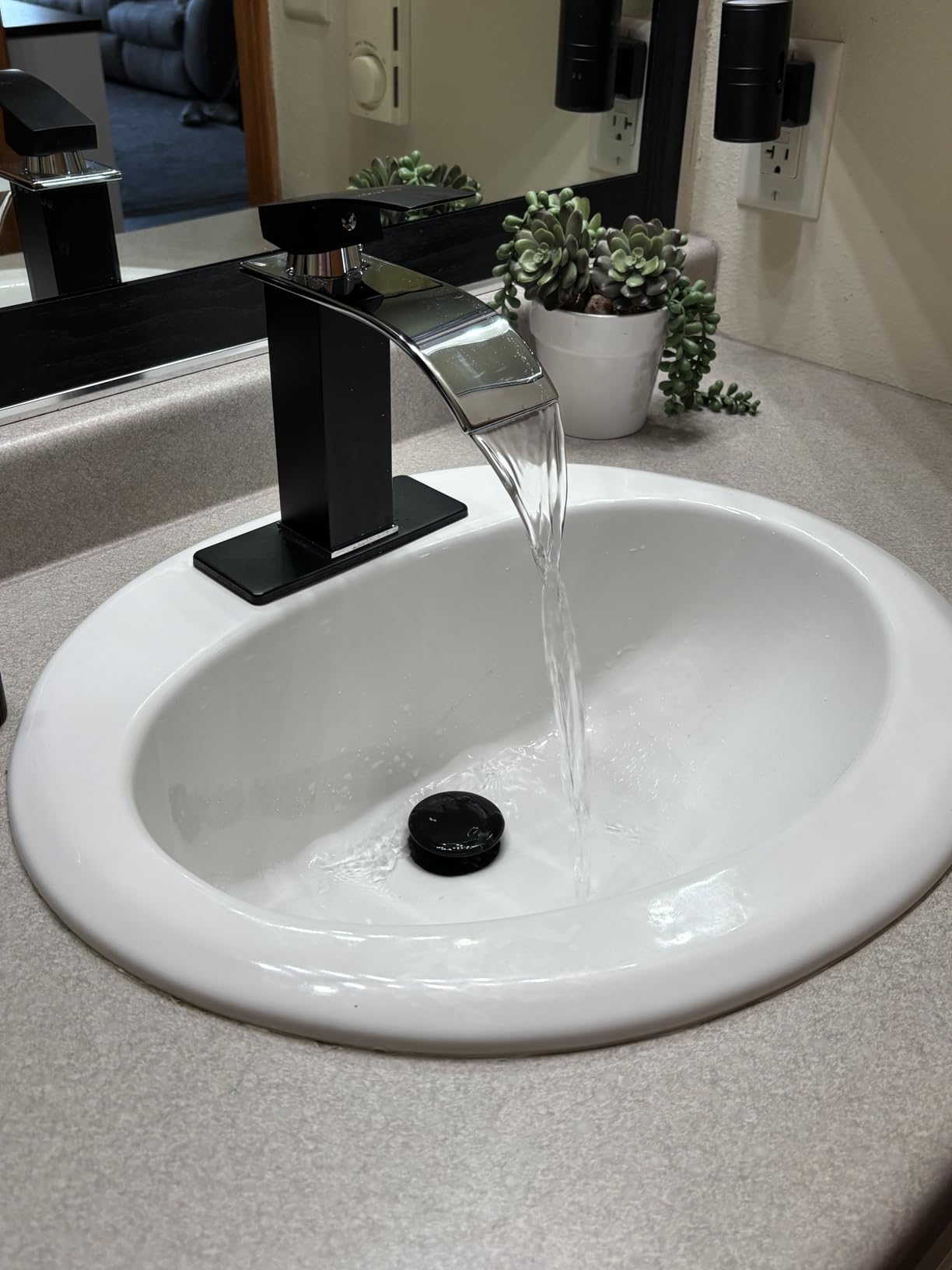 Midanya Waterfall Bathroom Faucet 1 Hole,Matte Black customer photo 1