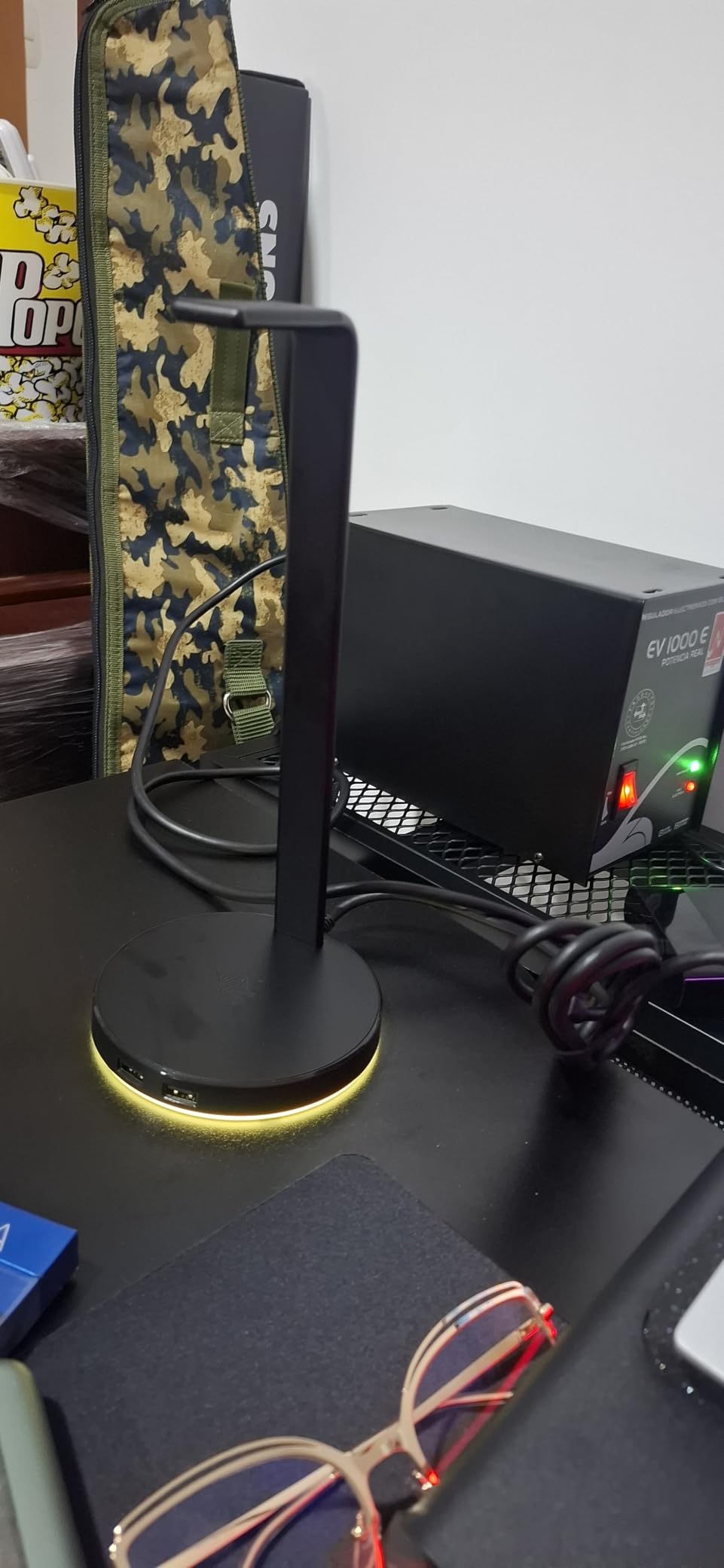 Razer Base Station V2 Chroma Headphone Headset Stand Holder, Black customer photo 1