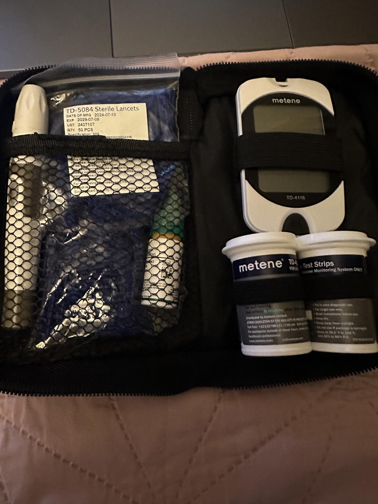 Metene TD-4116 Blood Glucose Monitor Kit, 100 Glucometer Strips, No Coding | 100 Lancets & Control Solution & Lancing Device, Blood Sugar Monitor Large Display , Blood Sugar Test Kit for Home Use customer photo 2