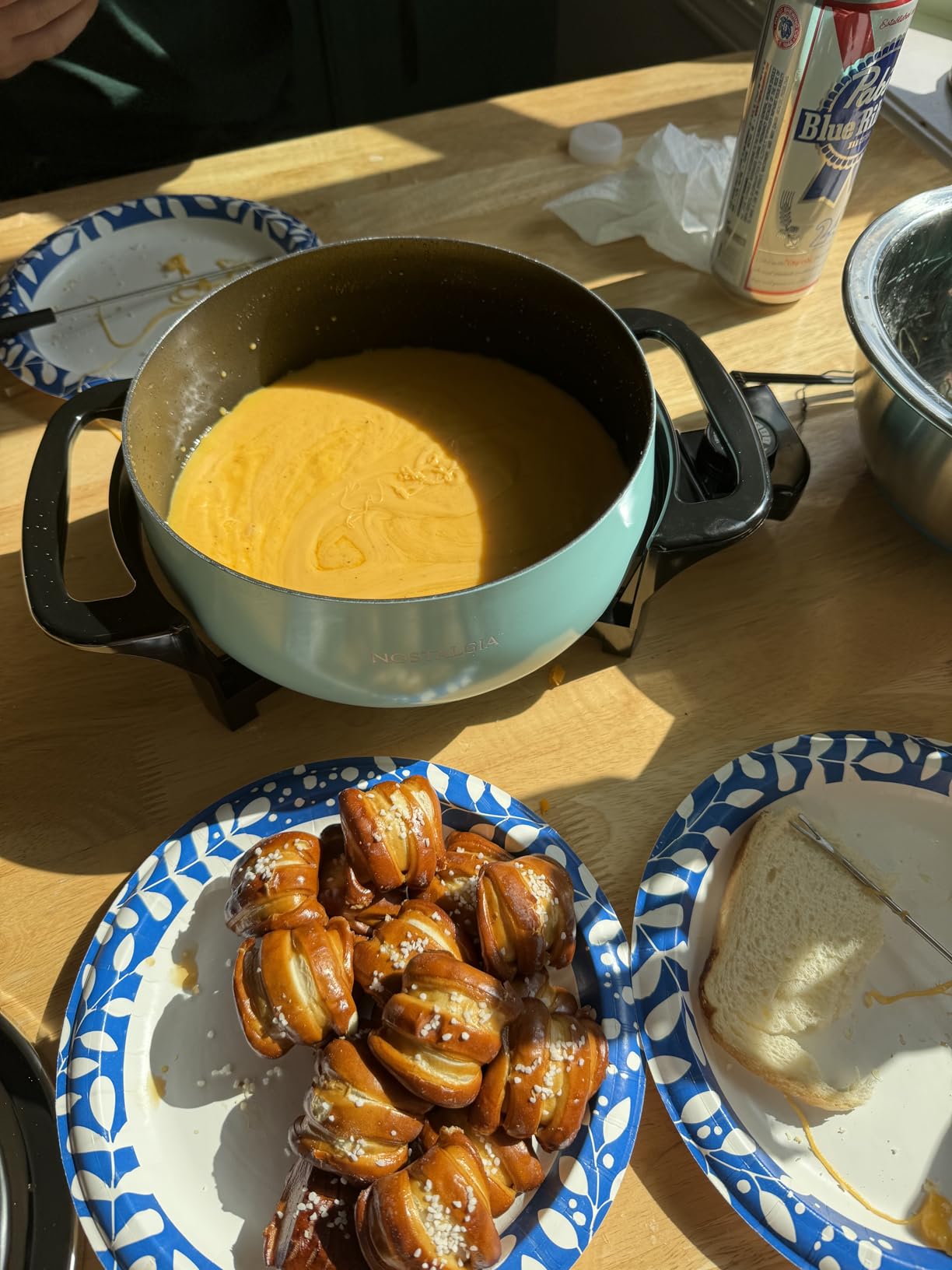 Nostalgia 12-Cup Electric Fondue Pot Set for Cheese & Chocolate - 8 Color-Coded Forks, Temperature Control - Stainless Steel Kitchen Gadgets and Appliances for Hors d'Oeuvres and More - Aqua customer photo 2