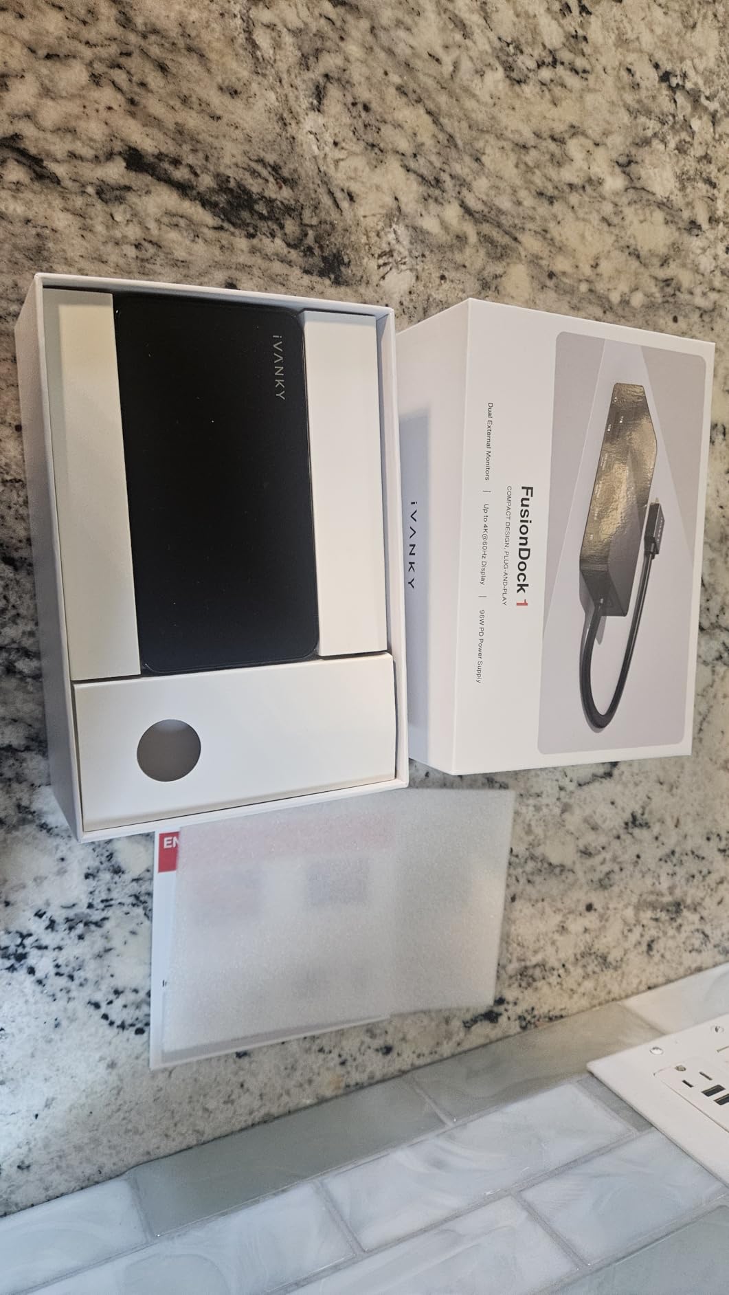 iVANKY 12-in-2 FusionDock 1 for M5 MacBook Pro Docking Station customer photo 2