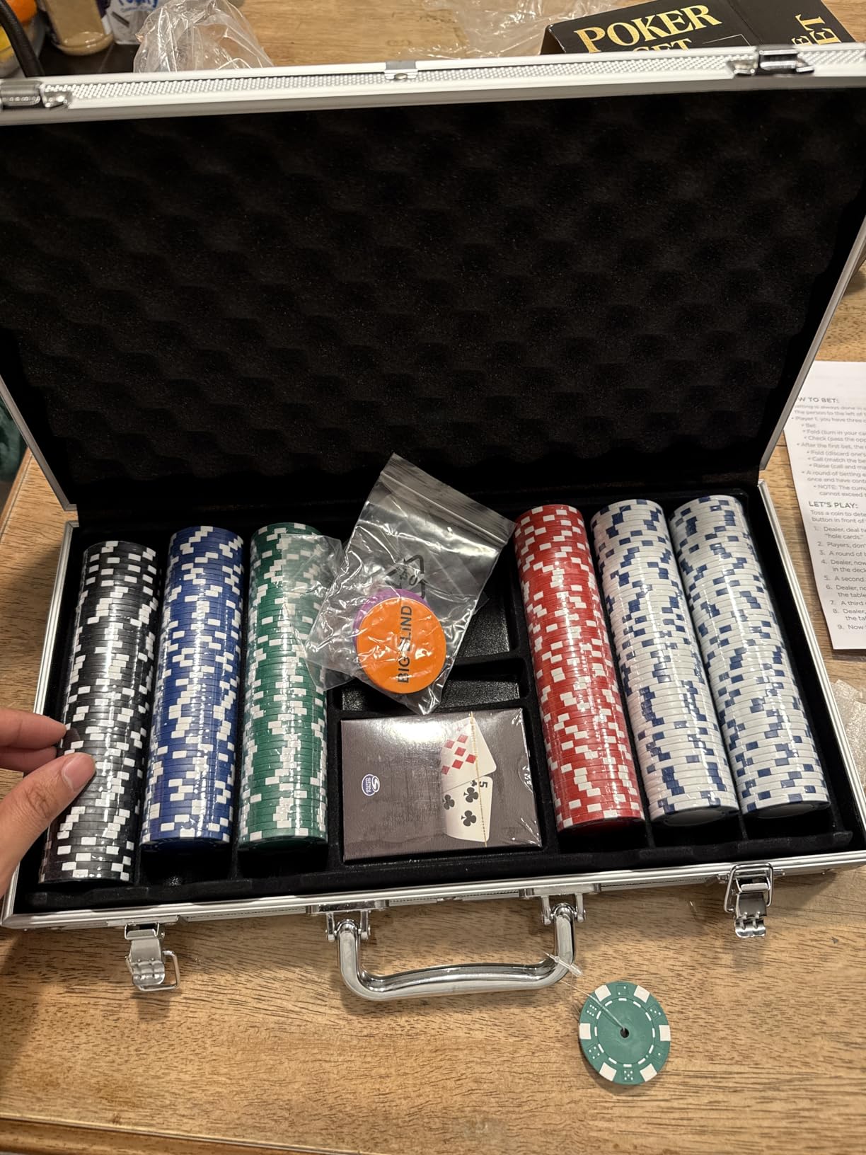Spin Master Games 300-Piece Casino Poker Set in Metal Case Classic Game customer photo 1