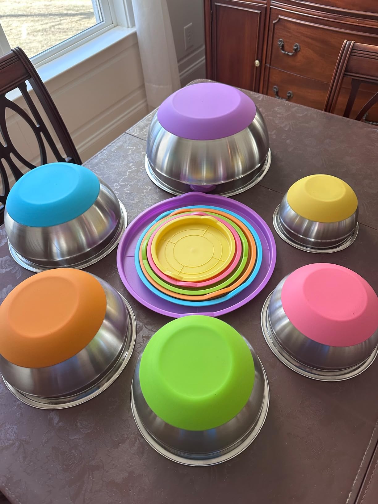 Umite Chef Mixing Bowls with Airtight Lids, 6 piece Stainless Steel Metal Nesting Storage Bowls, Non-Slip Bottoms Size 7, 3.5, 2.5, 2.0,1.5, 1QT, Great for Mixing & Serving (Khaki) customer photo 1