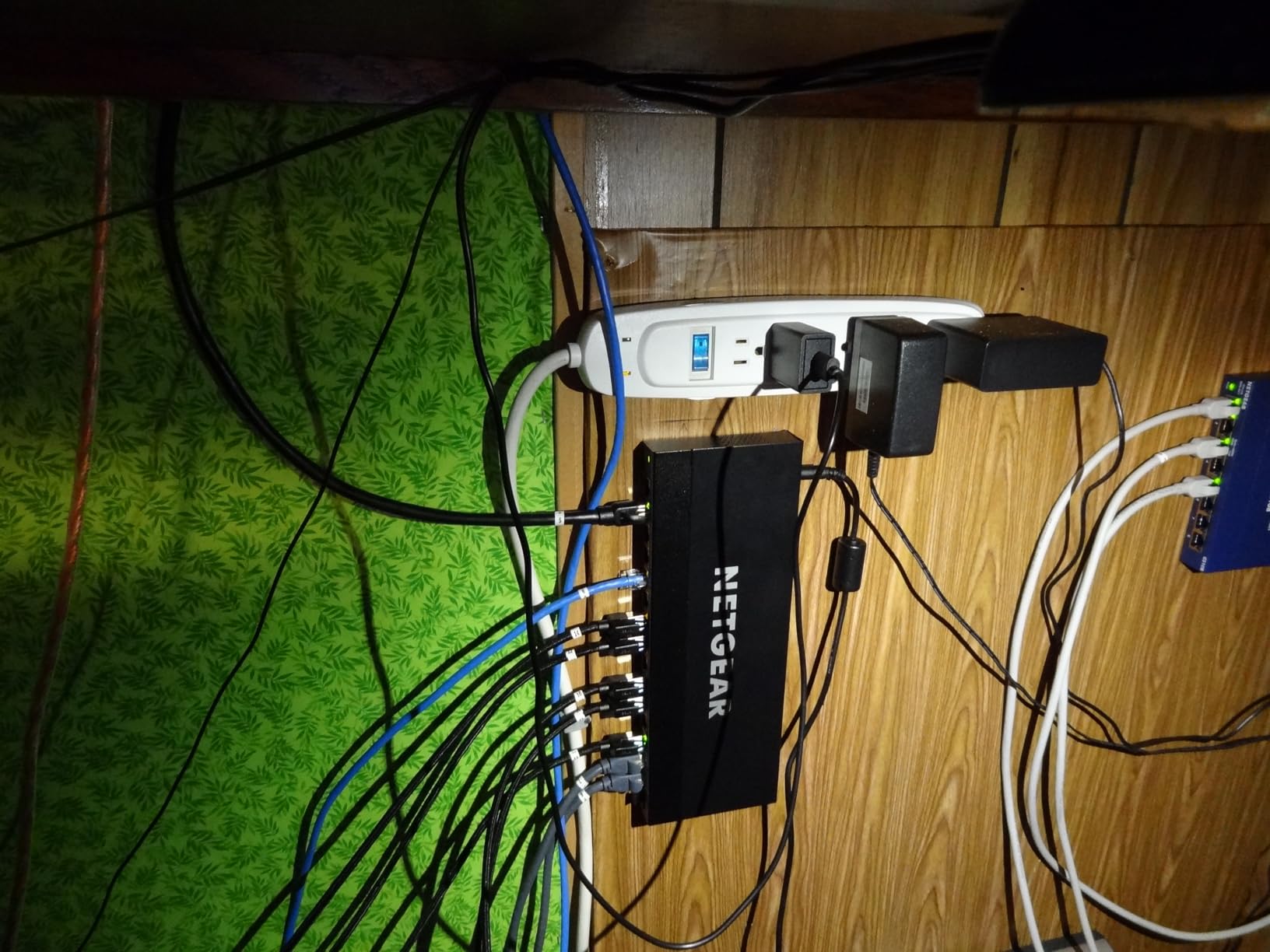 NETGEAR 16-Port PoE Gigabit Ethernet Easy Smart Managed Switch (GS316EP) customer photo 1