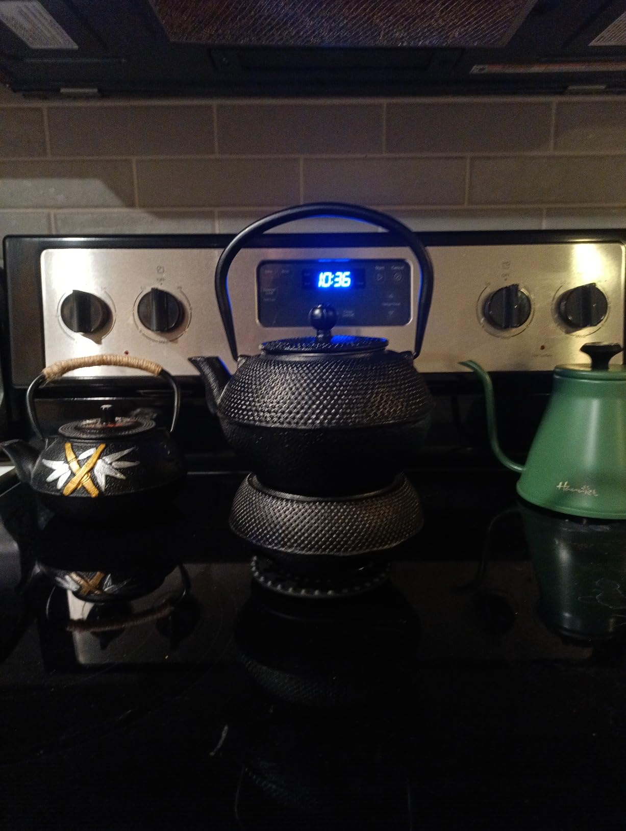 Velaze Cast Iron Teapot Set with Infuser,Japanese Style,2 Cups,700ML,23oz customer photo 2