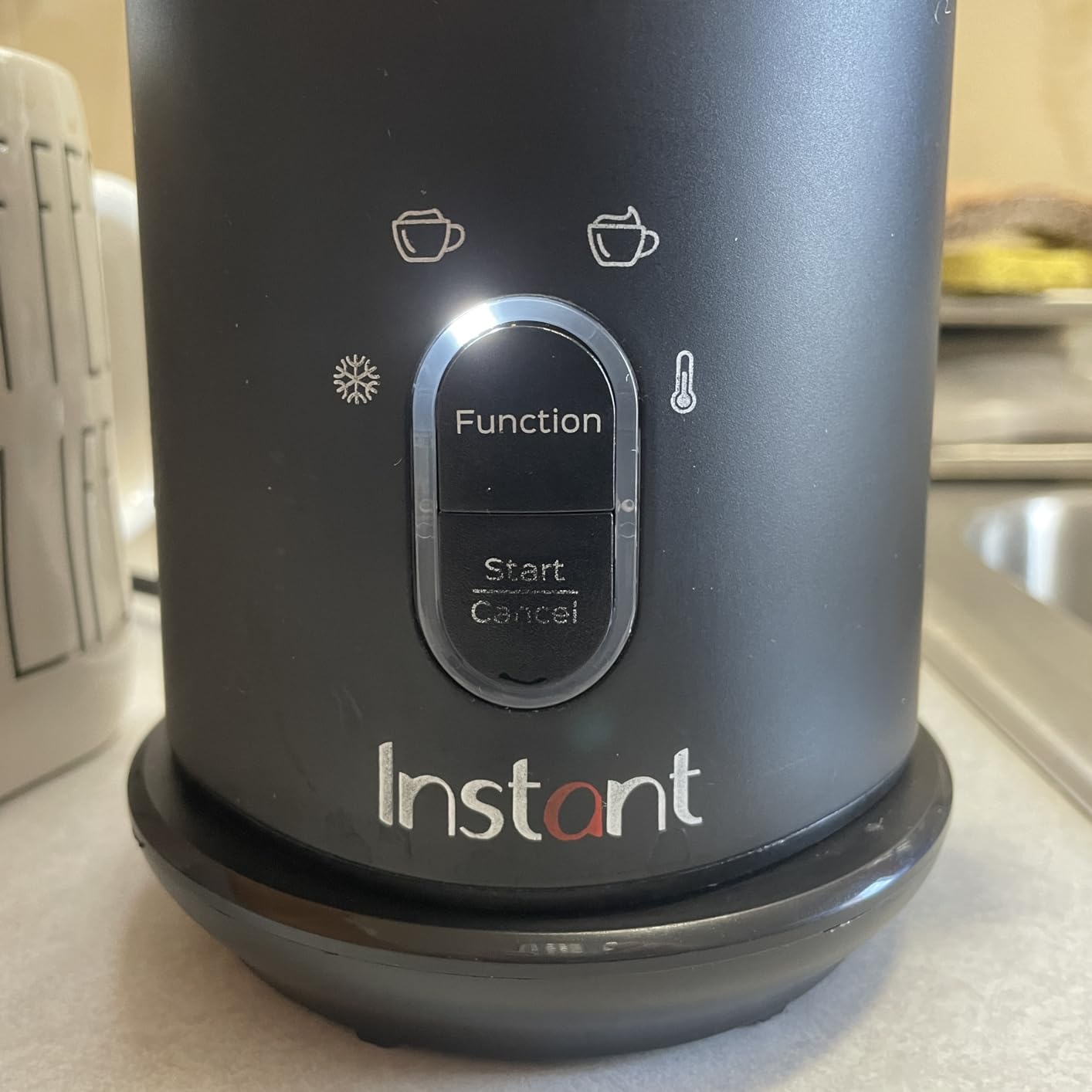 Instant Pot Milk Frother, 4-in-1 Electric Milk Steamer, 10oz/295ml Automatic Hot and Cold Foam Maker and Milk Warmer for Latte, Cappuccinos, Macchiato, From the Makers of Instant 500W, Black customer photo 1