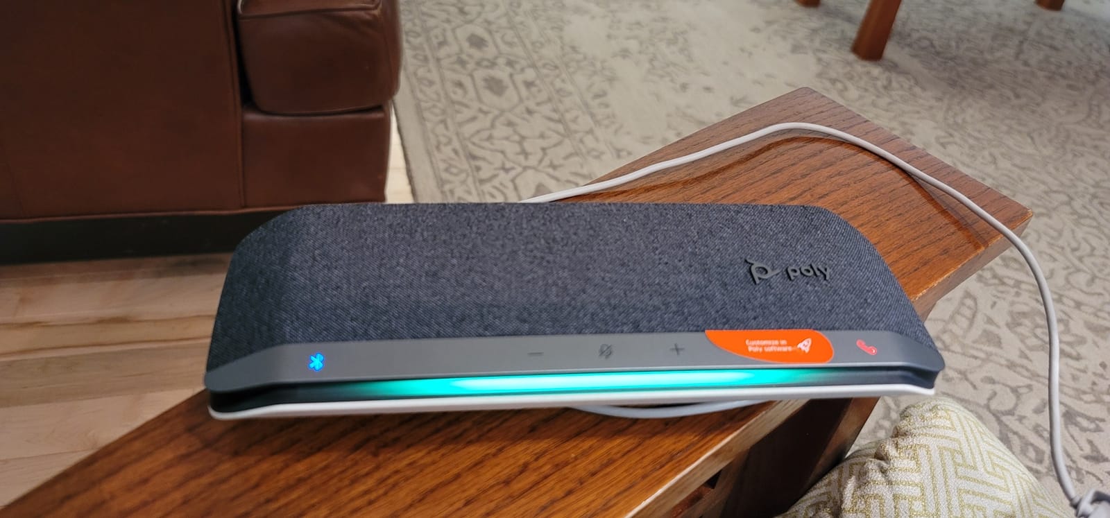 Poly - Sync 40 Smart Speakerphone (Plantronics) - Flexible Work Spaces - Connect to PC/Mac via Combined USB-A/USB-C Cable and Smartphones via Bluetooth - Works with Teams, Zoom & more, Black customer photo 1