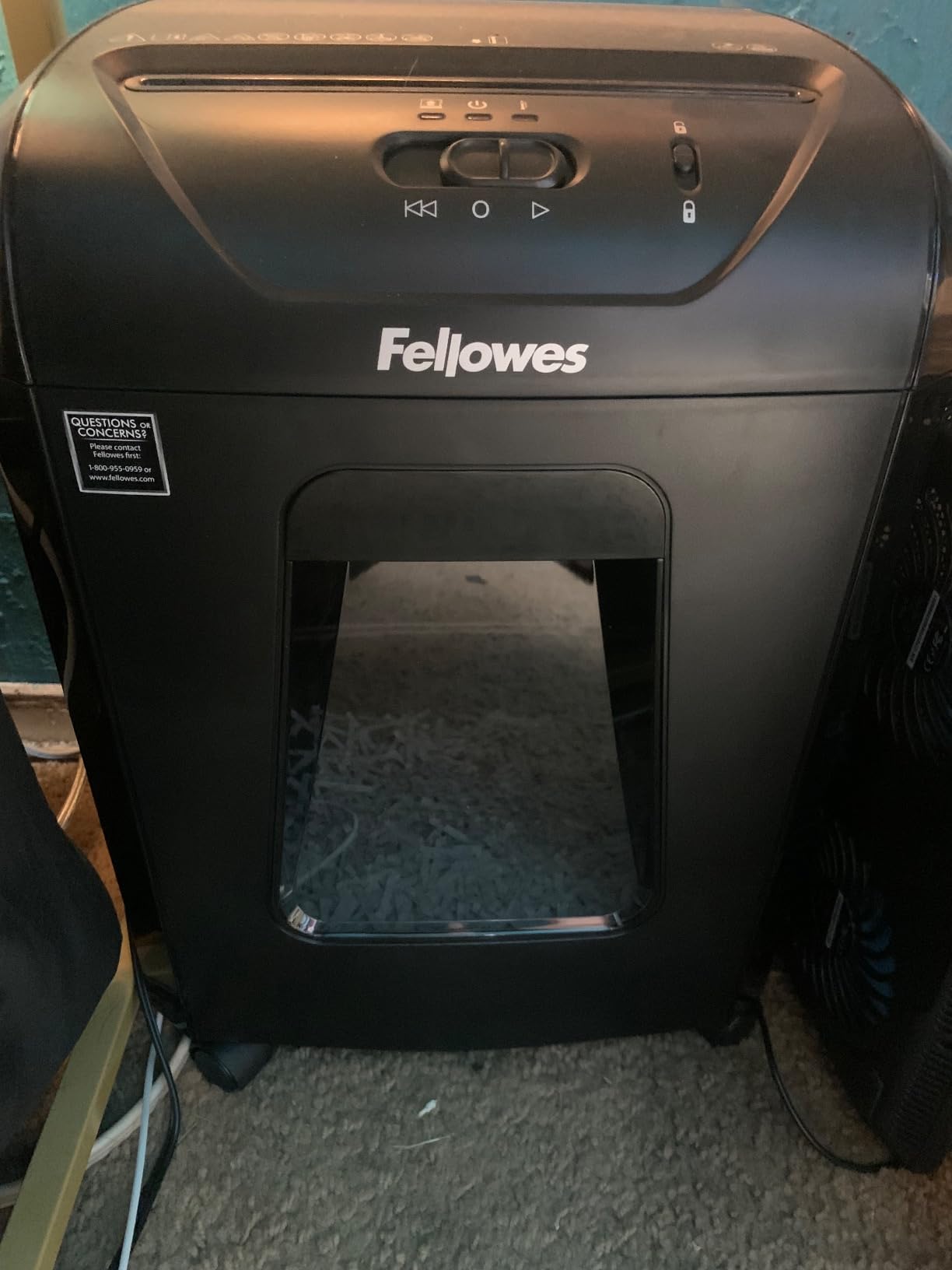 Fellowes 14C10 14-Sheet Cross-Cut Home Office Paper Shredder customer photo 1