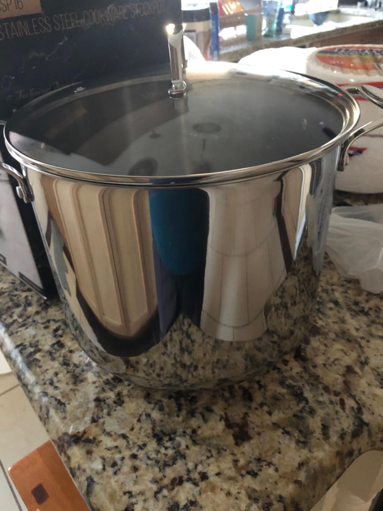NutriChef 6-Quart Stainless Steel Stockpot – 18/8 Food Grade Heavy-Duty Induction-Compatible Pot with See-Through Lid, Ideal for Stews, Broths, Simmering & Soups, Dishwasher Safe – NCSP6 customer photo 1