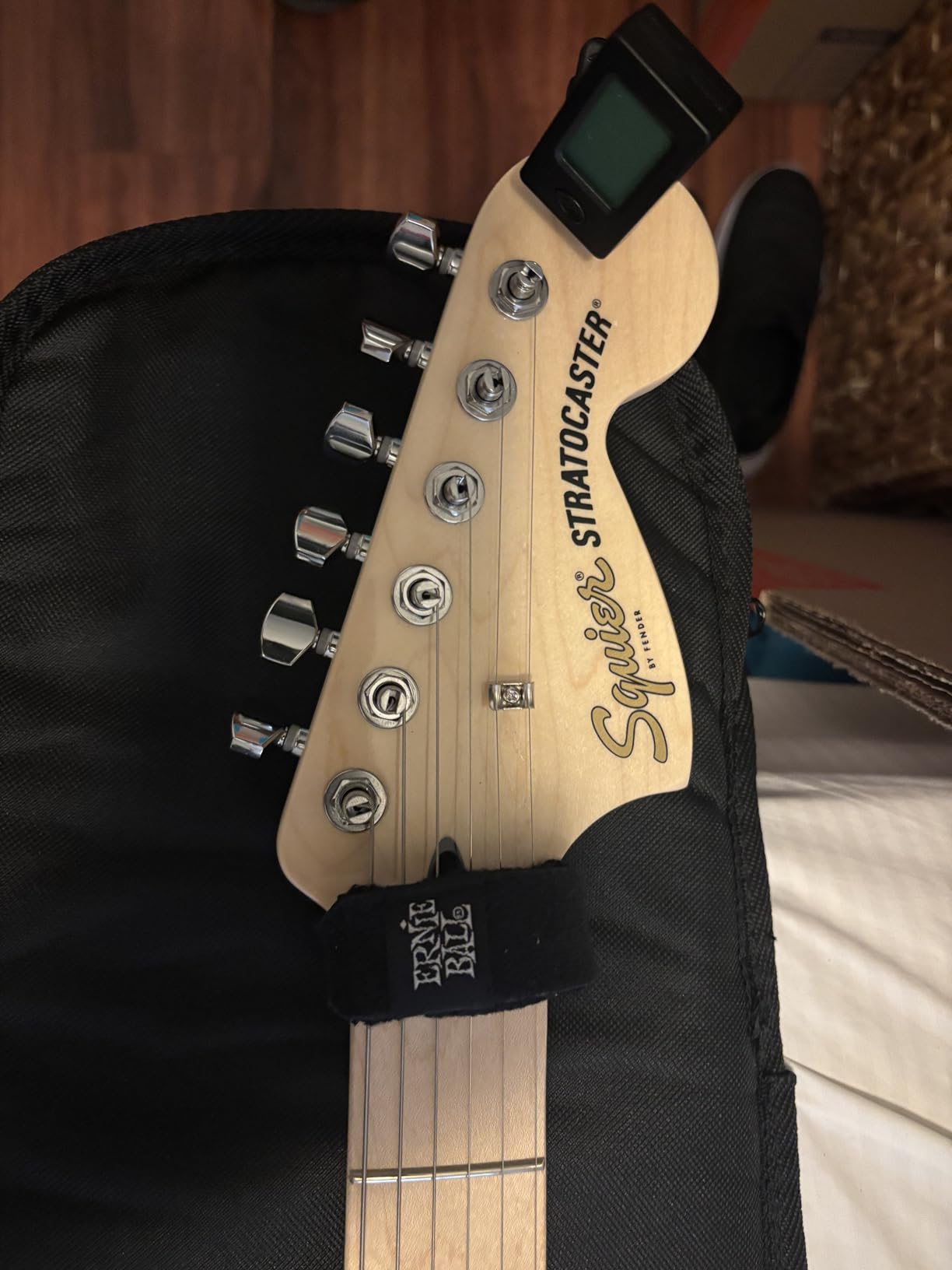 Squier Affinity Series Stratocaster Electric Guitar, with 2-Year Warranty, 3-Color Sunburst, Laurel Fingerboard customer photo 1