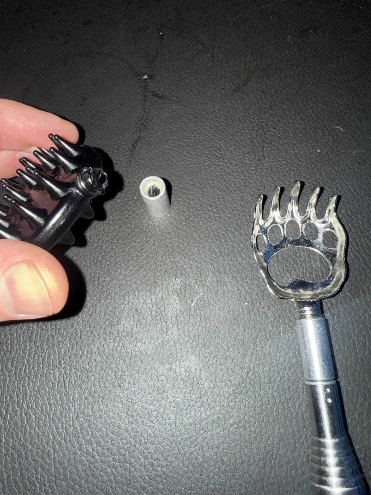 Telescoping Back Scratcher with 5 Detachable Heads, Gift for Men Black customer photo 1
