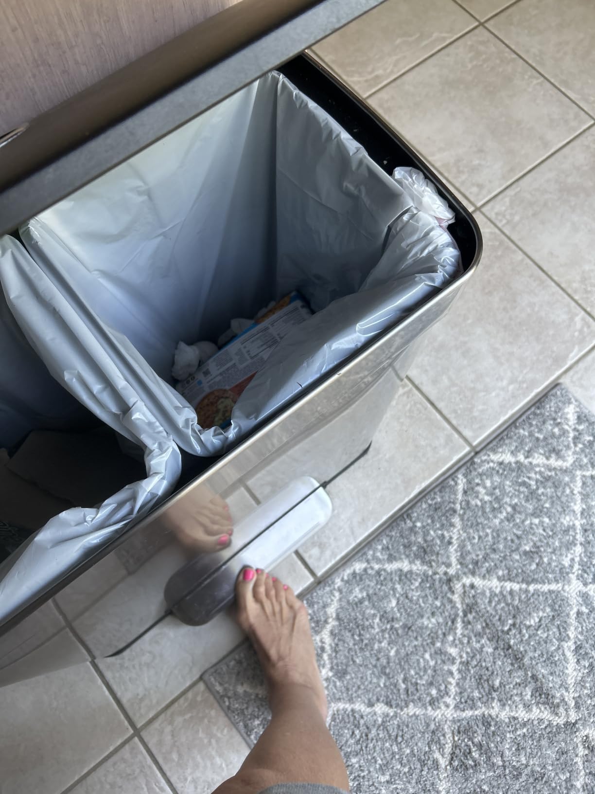 Amazon Basics Dual Compartment Recycling Trash Can with Soft-Close Lid, Fingerprint Resistant, Removable Liner Buckets, 60 Liters, Rectangular, Grey, Silver customer photo 1