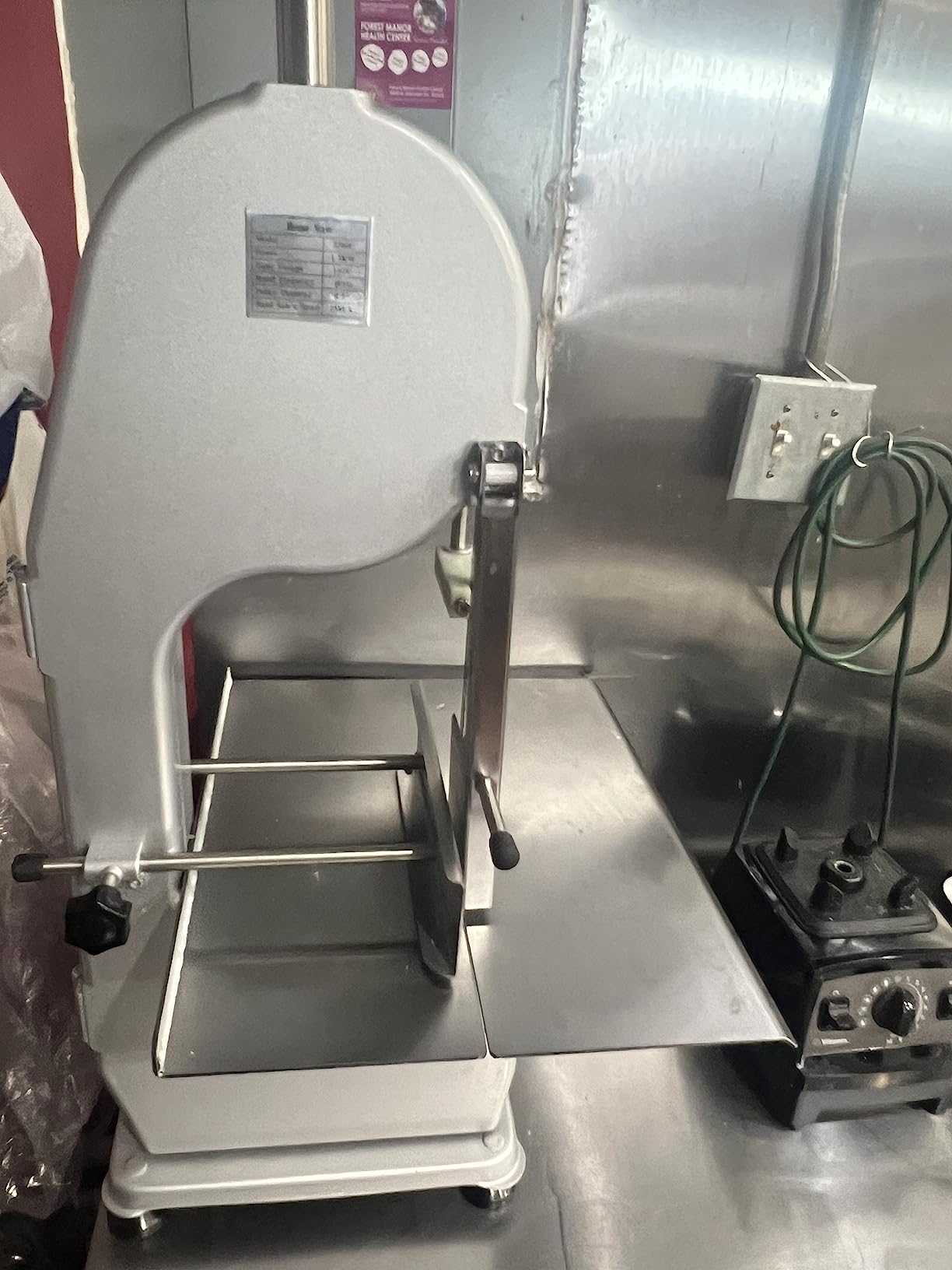 1500W Electric Bone Saw Machine, 0.8-5.9 Inch Cutting Thickness,2.6HP Frozen Meat Cutter 110V Commercial Bandsaw Machine, 20x15in Table Sawing for Chicken Fish Trotter Beef, Equipped with 6 Saw Blades customer photo 2