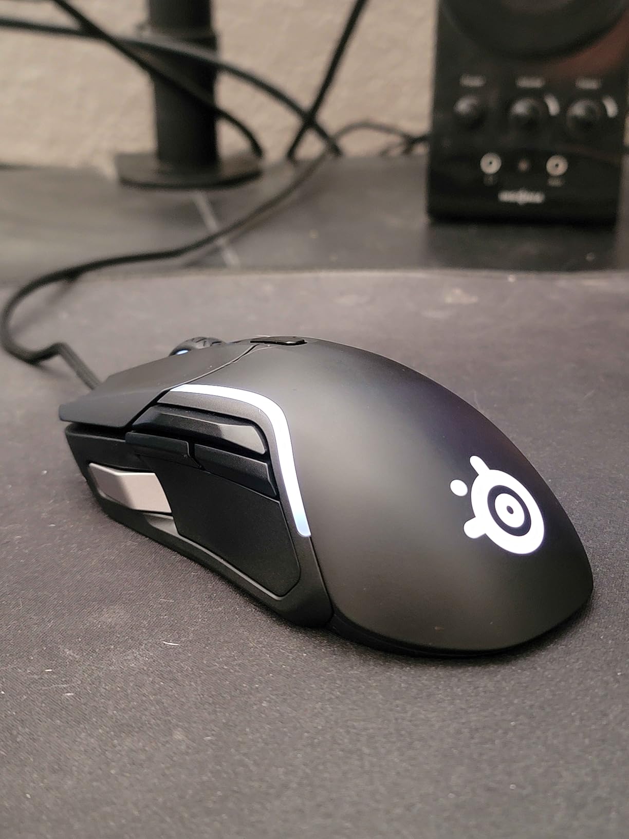 SteelSeries Rival 5 Gaming Mouse with PrismSync RGB Lighting and 9 Programmable Buttons – FPS, MOBA, MMO, Battle Royale – 18,000 CPI TrueMove Air Optical Sensor - Black customer photo 1