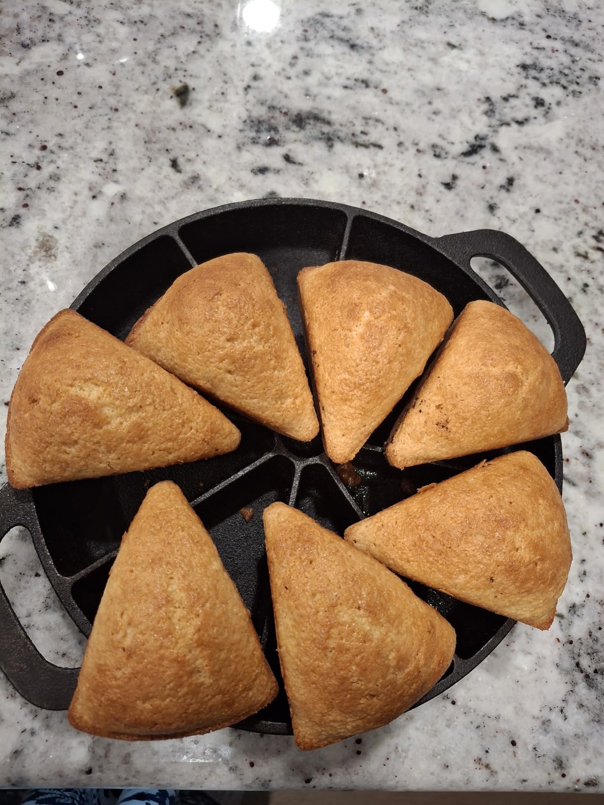 KUHA Cast Iron Scone Baking Pan | Pre-Seasoned Biscuit Skillet | 11