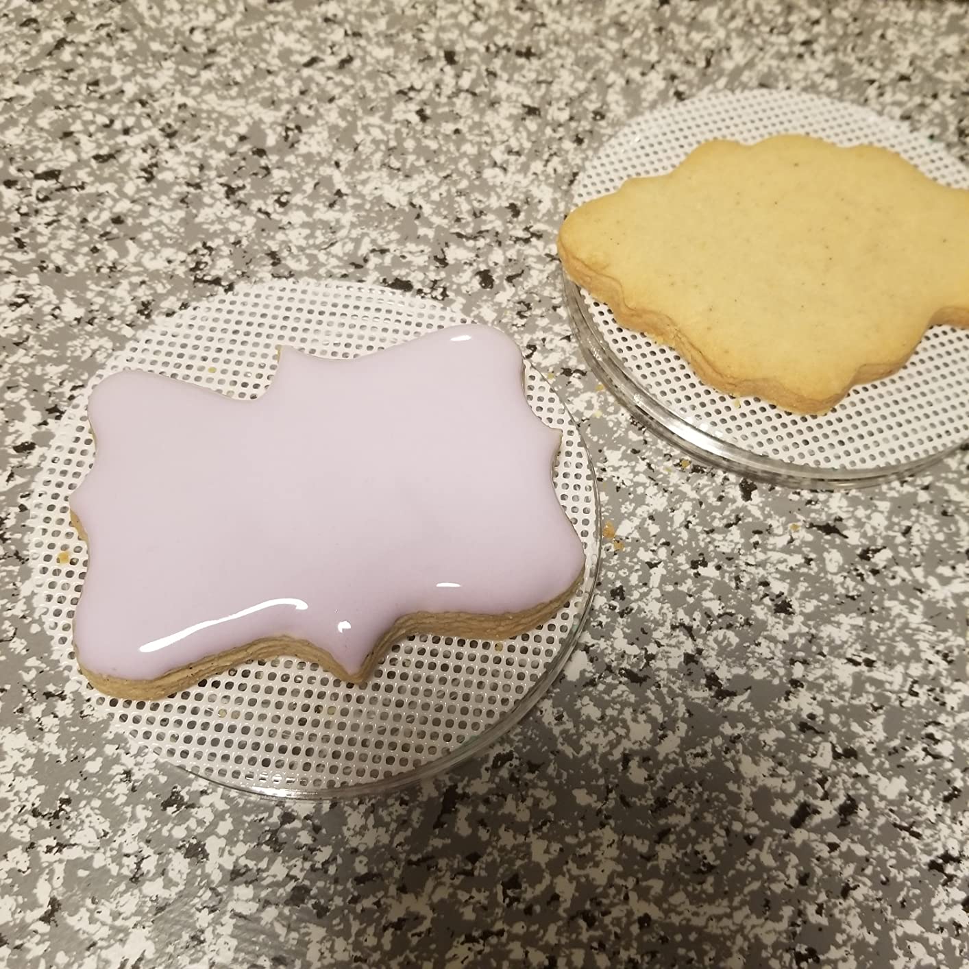 Cookie Decorating Kit Supplies Including 2 Acrylic Cookie Turntable 6 Cookie Scribe Needle 4 Silicone Mesh Mats 6 Cookie Decoration Brushes 8 Rubber Feet Bumpers (Number A) customer photo 1
