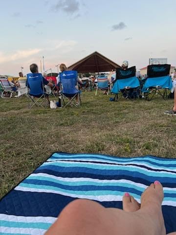 ZAZE Picnic Blankets Beach Blanket, 80''x80'' Extra Large Thick 3-Layers, Sandproof Machine Washable Waterproof Foldable Oversized XL Outdoor Mat, for Camping, Park, Travel, Grass(Blue White Stripe) customer photo 2
