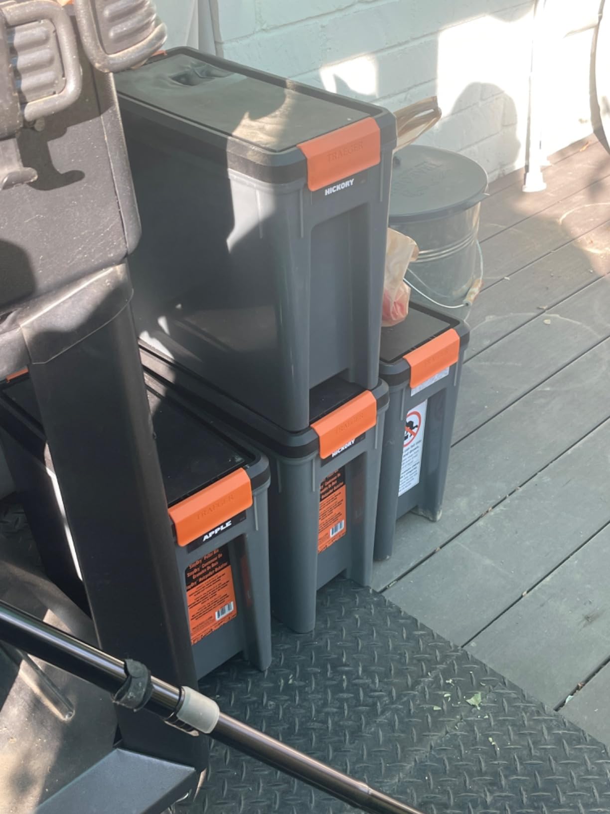 Traeger Grills BAC637 Stay Dry Pellet Storage Bin, 22lb, Locking Lid customer photo 2