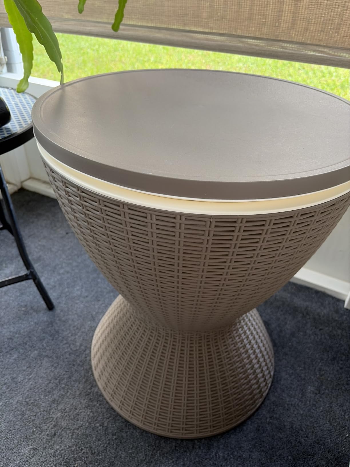 Tangkula Outdoor Cool Bar Table, Rattan Style Patio 8 Gallon Beer and Wine Cooler, All-Weather Ice Bucket w/Height Adjustable Top, Drainage Plug, 3-in-1 Cocktail Coffee Table for Party, Pool (Coffee) customer photo 2