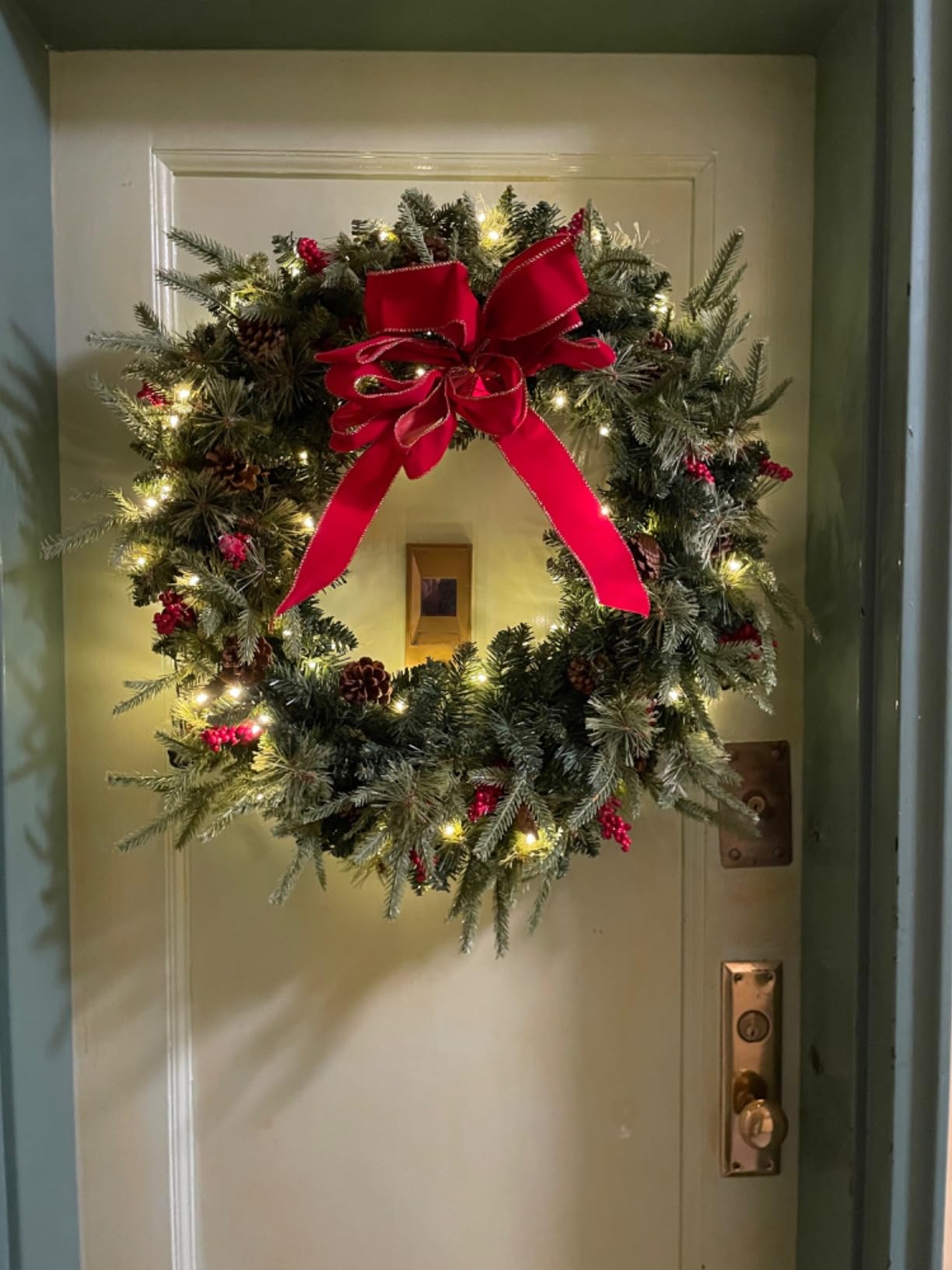 Best Choice Products 30in Pre-Lit Battery Powered Christmas Wreath Artificial Pre-Decorated Holiday Accent w/ 100 Lights, 276 PVC Tips, Ribbons, Pine Cones customer photo 2
