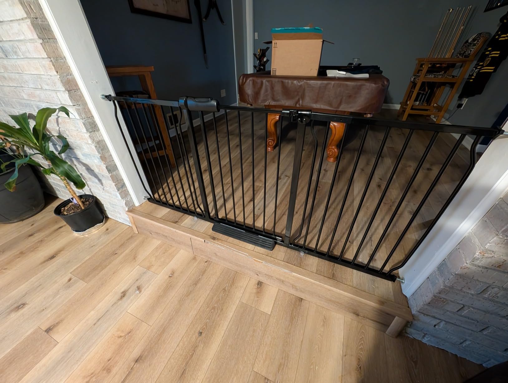 Fairy Baby 57.5-62 Inch Extra Wide Baby Gate Indoor for Stairs & Doorways customer photo 1