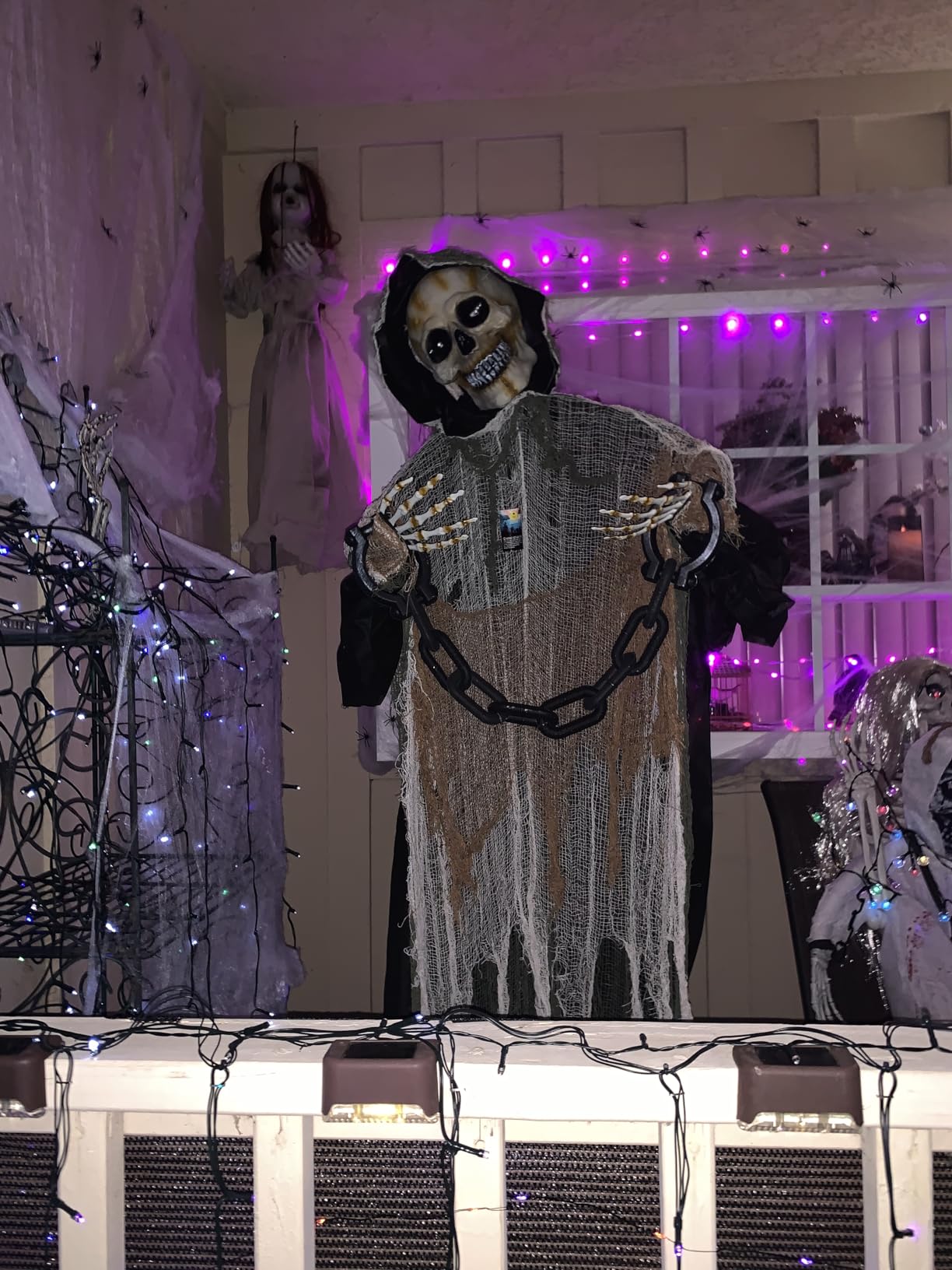 JOYIN Halloween Decorations Outdoor Life Size Animatronics Grim Reaper with Chain, Sound-Actived Party Decor with Creepy Sound, Scary Haunted House Props for Garden Yard Lawn customer photo 2