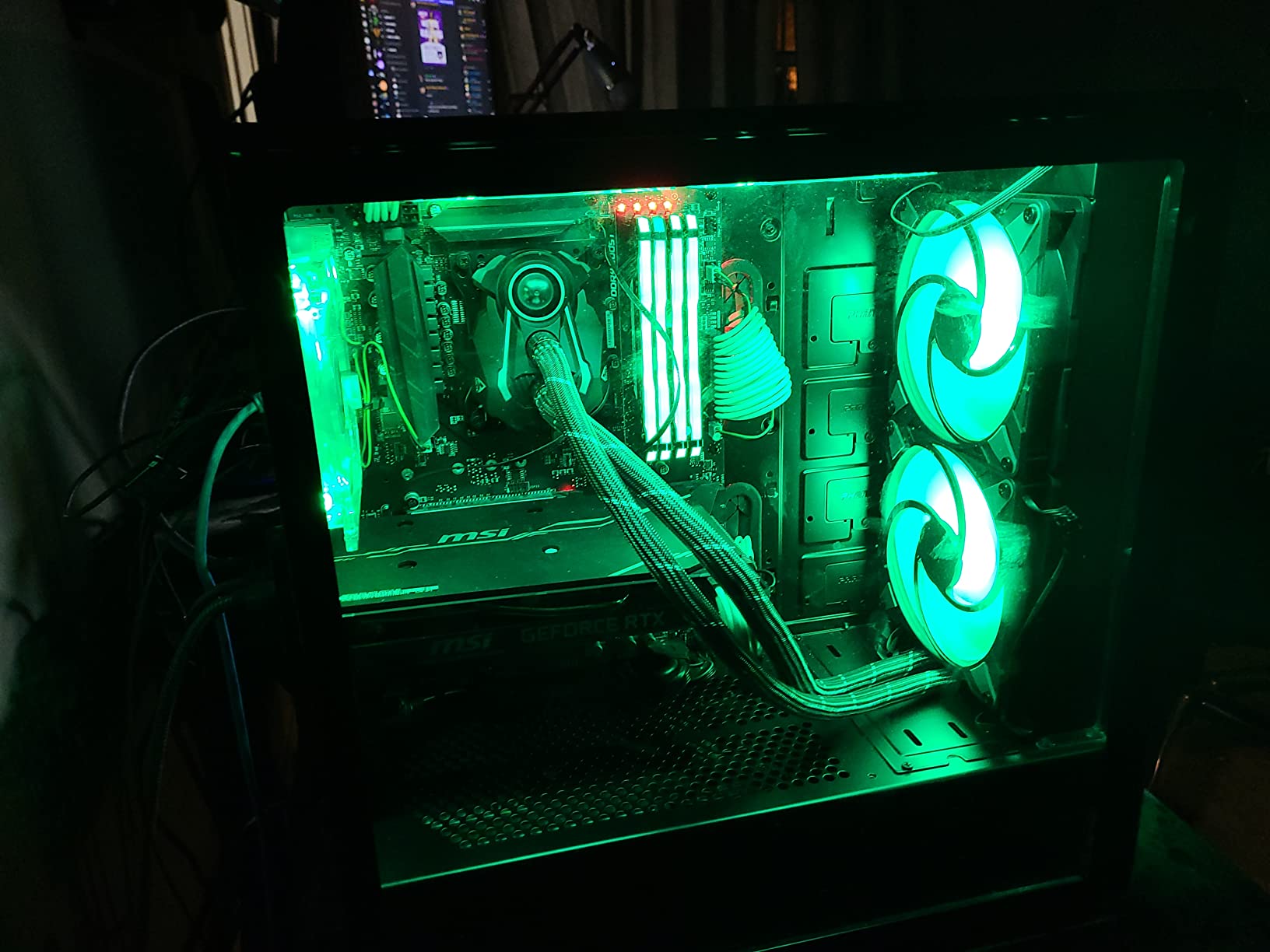 ARCTIC Liquid Freezer II 280 RGB (incl. Controller) - Multi-Compatible All-in-one CPU AIO Water Cooler with RGB, efficient PWM-Controlled Pump, Fan Speed: 200-1900 RPM, LGA1700 Compatible - Black customer photo 1