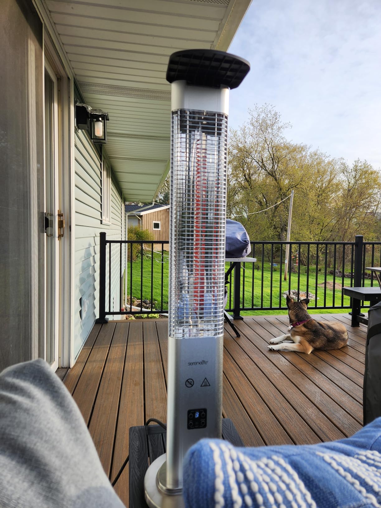 SereneLife Infrared Patio Heater, 1500W Electric Standing with Remote Control, IP44 Approved, Odorless, Three Power Settings, Indoor/Outdoor for Restaurant, Backyard, Garage, Decks customer photo 1