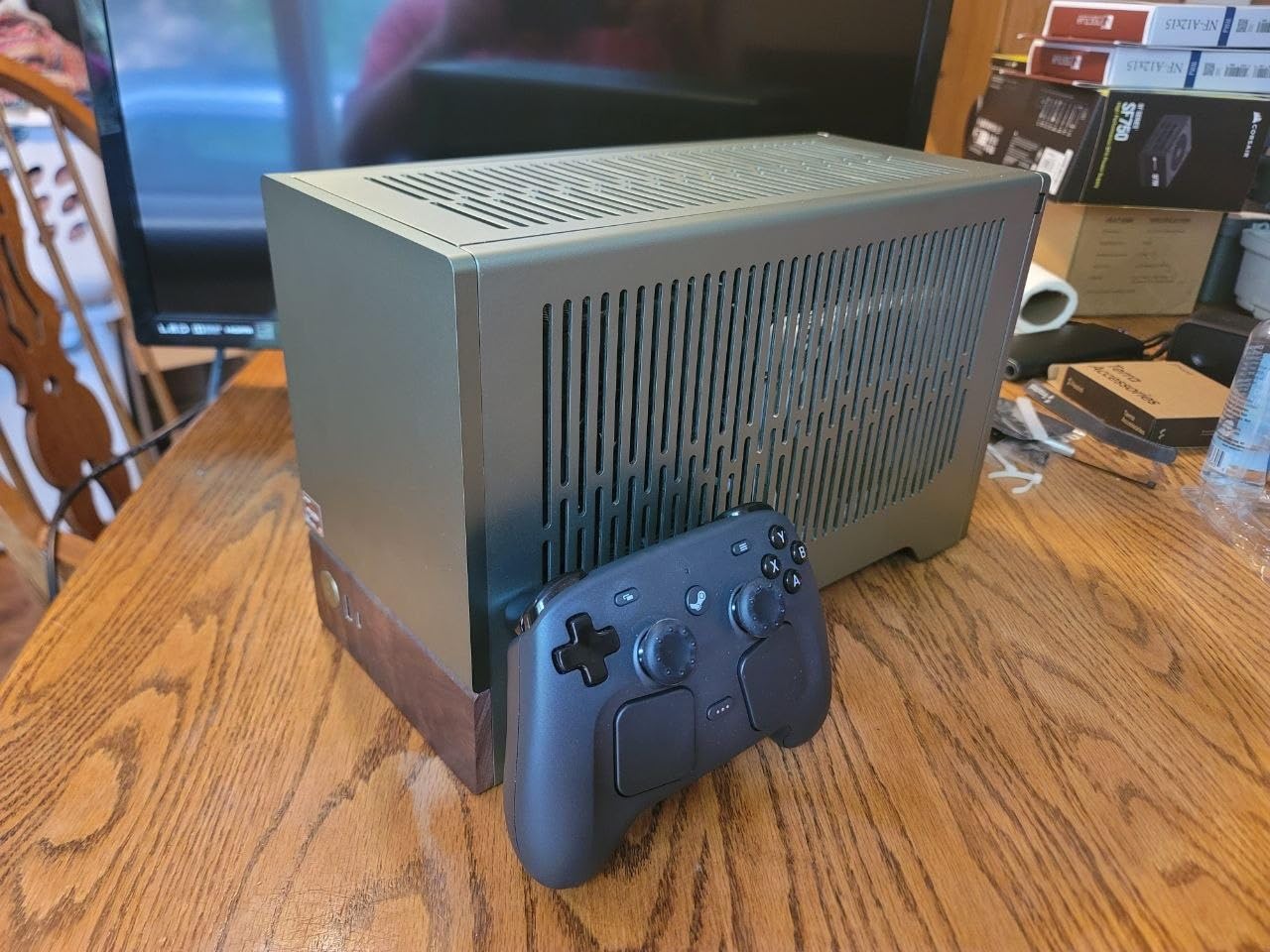 Fractal Design Terra Jade - Wood Walnut Front Panel - Small Form Factor - Mini ITX Gaming case - PCIe 4.0 Riser Cable - USB Type-C - Anodized Aluminum Panels customer photo 1