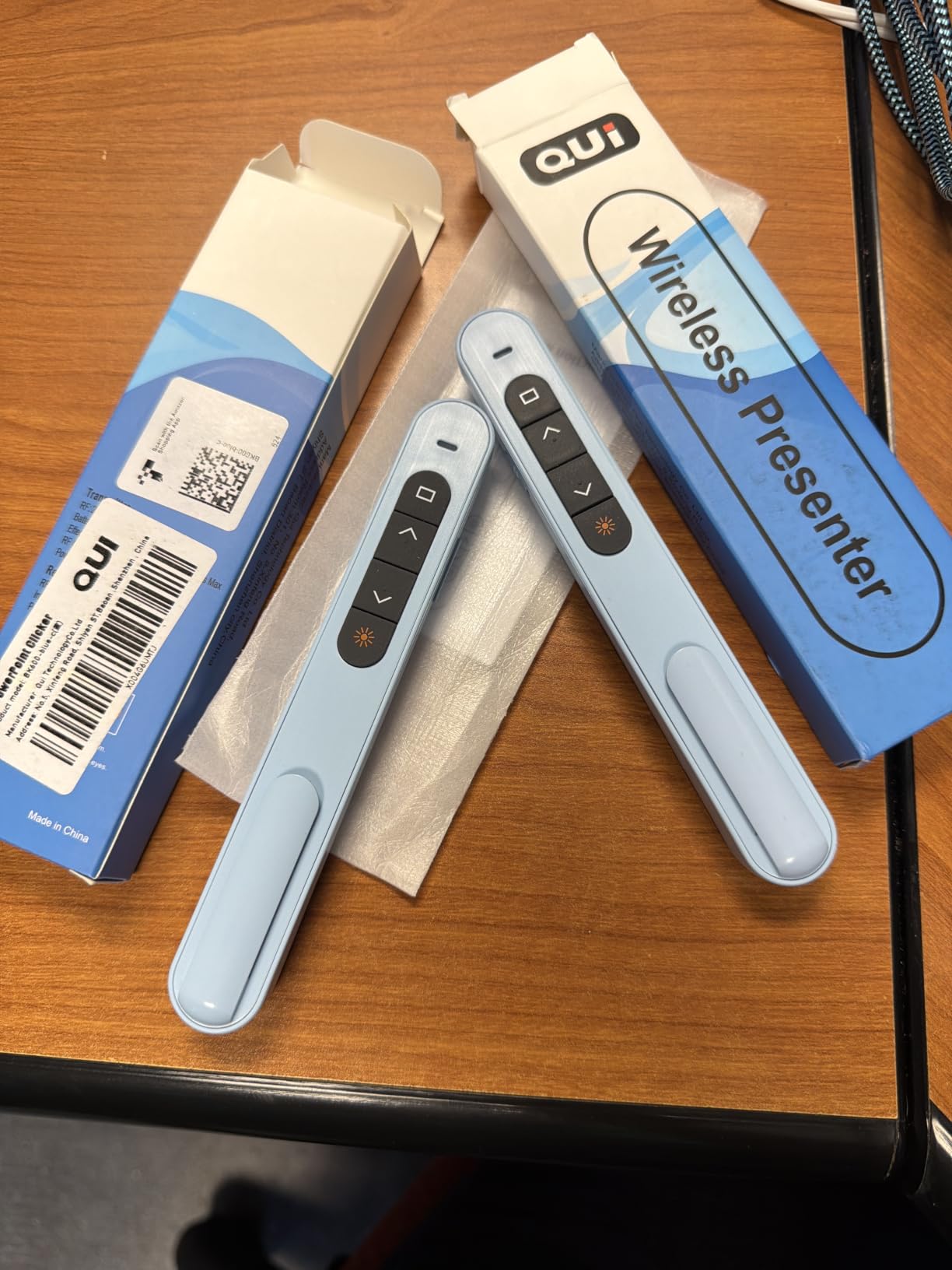 QUI Presentation Clicker with Volume Control, Wireless Presenter Remote, 2.4GHz USB customer photo 1