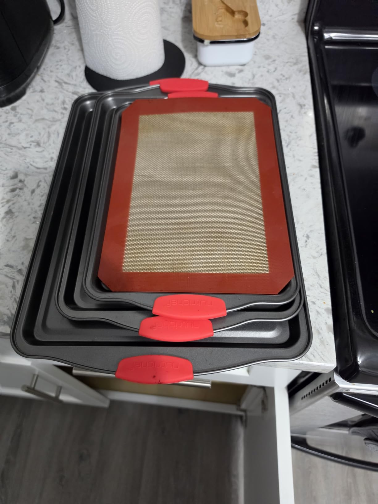 NutriChef Baking Pans Set - 6 Piece Bakeware with Nonstick Carbon Steel for Easy Release and Cleanup, Durable and Versatile Design, Includes Cookie Sheet, Loaf Pan, Muffin Tin & More customer photo 1