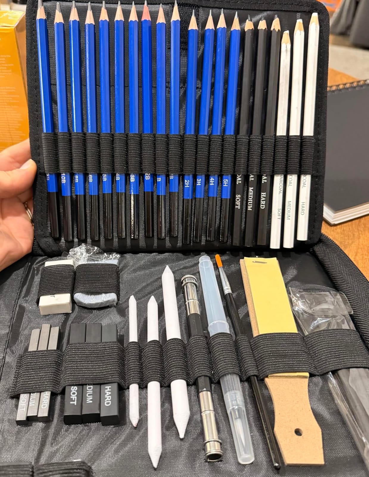 KALOUR Premium 144 Drawing Pencil Set,including 120 Colored Pencils and 24 Sketch Kit,Art Pencil Kit in Zippered Travel Case, for Drawing,Sketching and Coloring,Ideal for Beginner,Artists and Adults customer photo 2