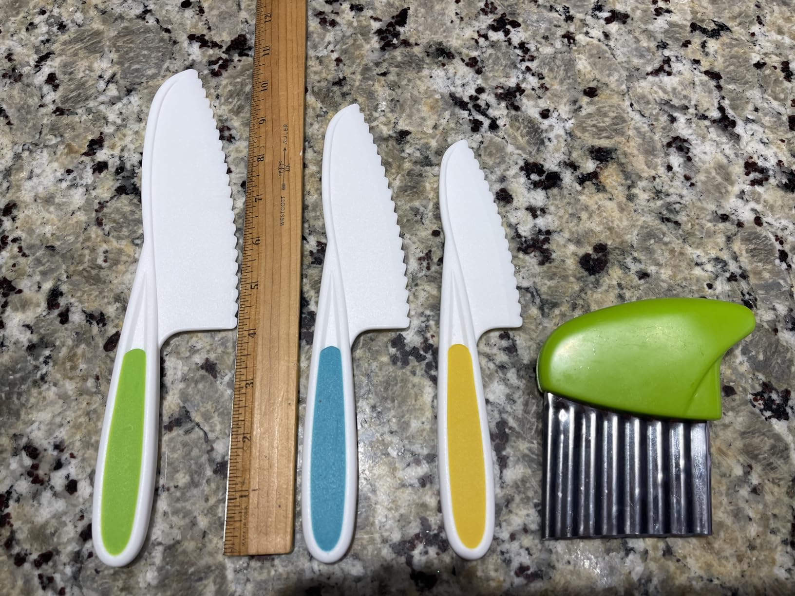 TAORISH 4 Pcs Kids Knife Set, Kids Kitchen Knife with Crinkle Cutter, Serrated Edges Plastic Toddler Chef Knife for Real Cooking & Cutting Fruit Bread customer photo 1