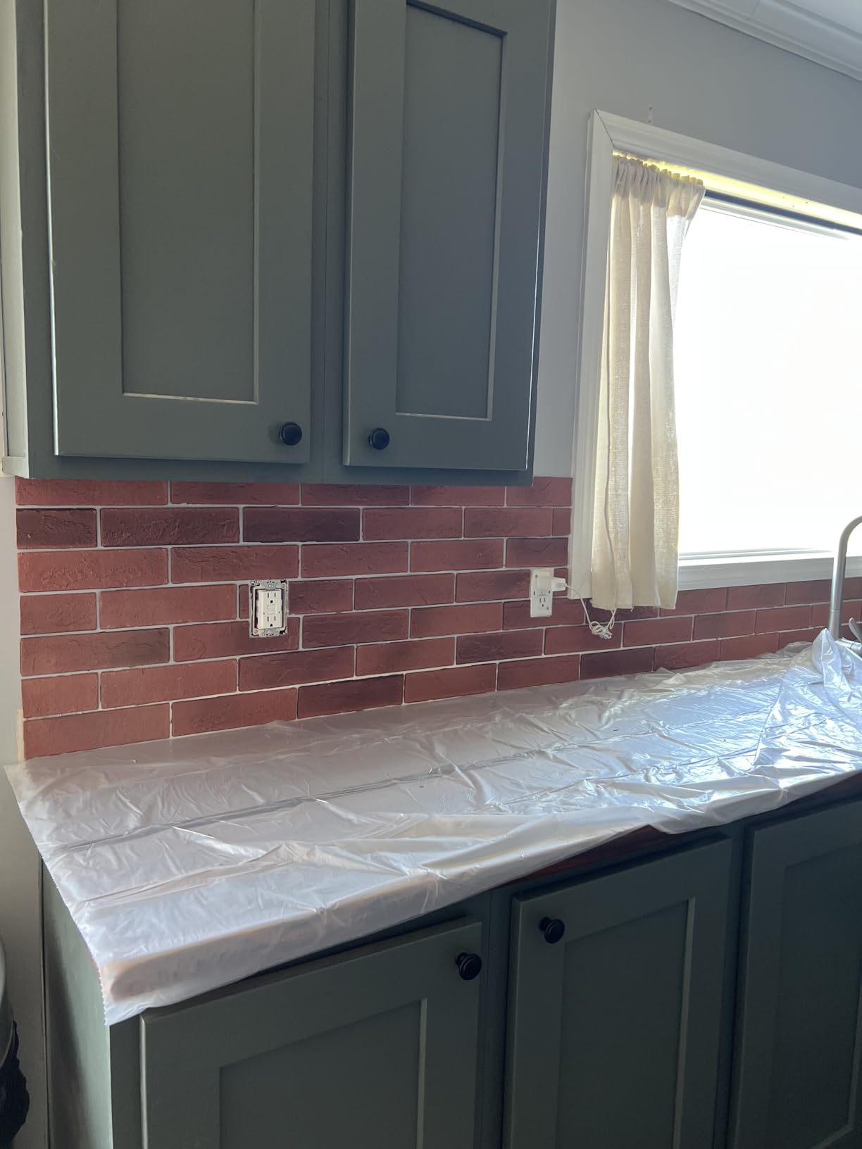 100 Old Town White Faux Brick Wall Tiles, 3D Thin Brick Veneers for Bedroom, Bathroom, Kitchen, Fireplace and Fence Wall Panels (14.2 sq ft) customer photo 1