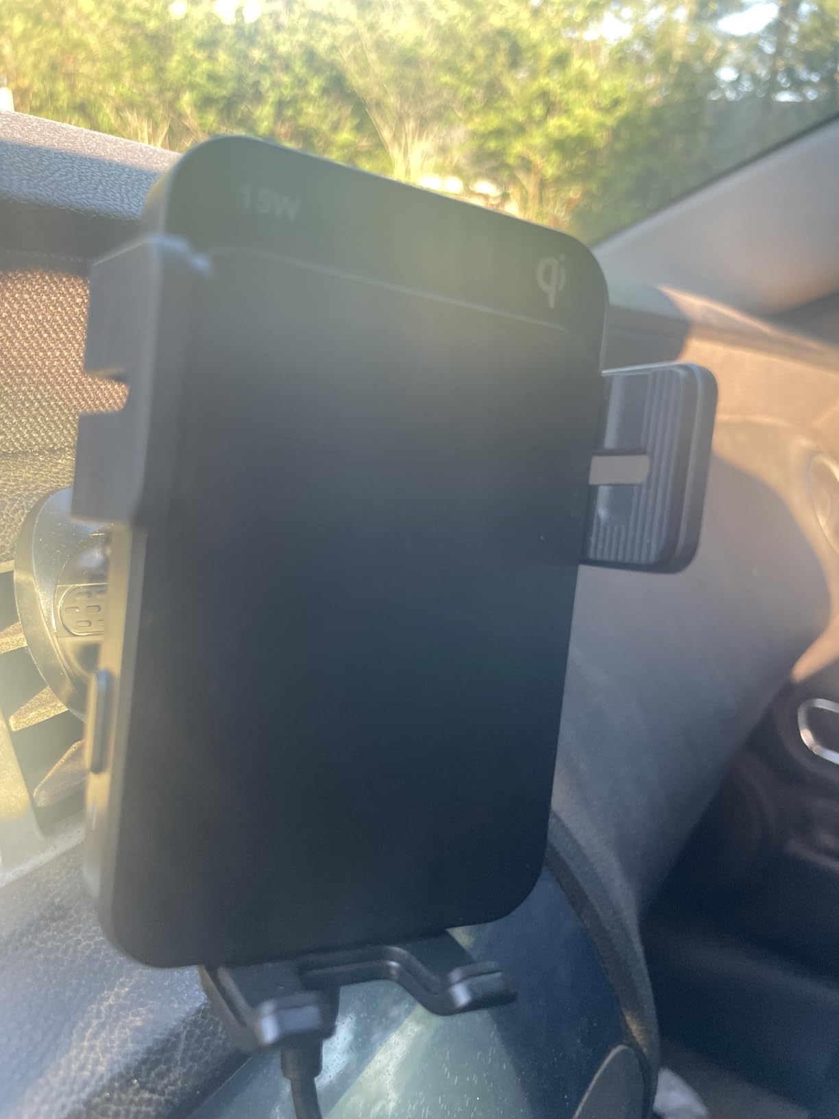 Wireless Car Charger, MOKPR Auto-Clamping Car Mount 15W/10W/7.5W Fast Charging Air Vent Car Phone Mount Compatible with iPhone 15/14/13/13 Pro/12 Pro Max/12 pro/12/11/10 Series, Samsung Galaxy Series customer photo 2