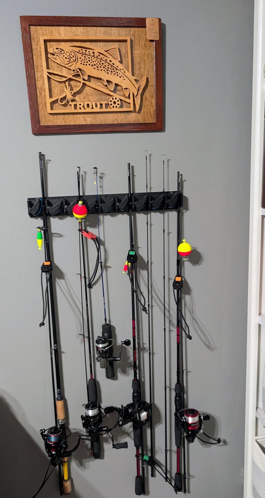 PLUSINNO V9 Vertical Fishing Rod Holder, Wall Mounted Fishing Rod Rack, Fishing Pole Holder Holds Up to 9 Rods or Combos, Fishing Rod Holders for Garage,Fishing Gear and fishing Gifts for Men customer photo 2