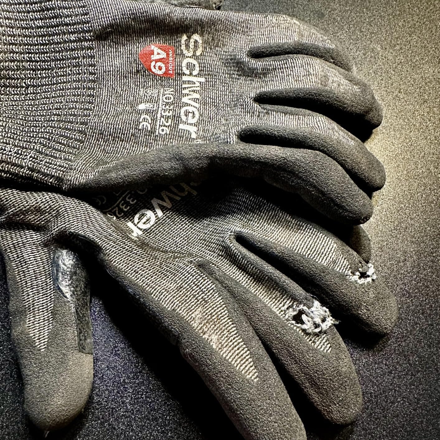 Schwer ProGuard High Level Cut Resistant Work Gloves for Extreme Protection, ANSI A9 Cut Gloves with Reinforced Thumb, Non Slip, Breathable, Durable, Touch-screen, Black 1 Pair（L 3326 customer photo 1