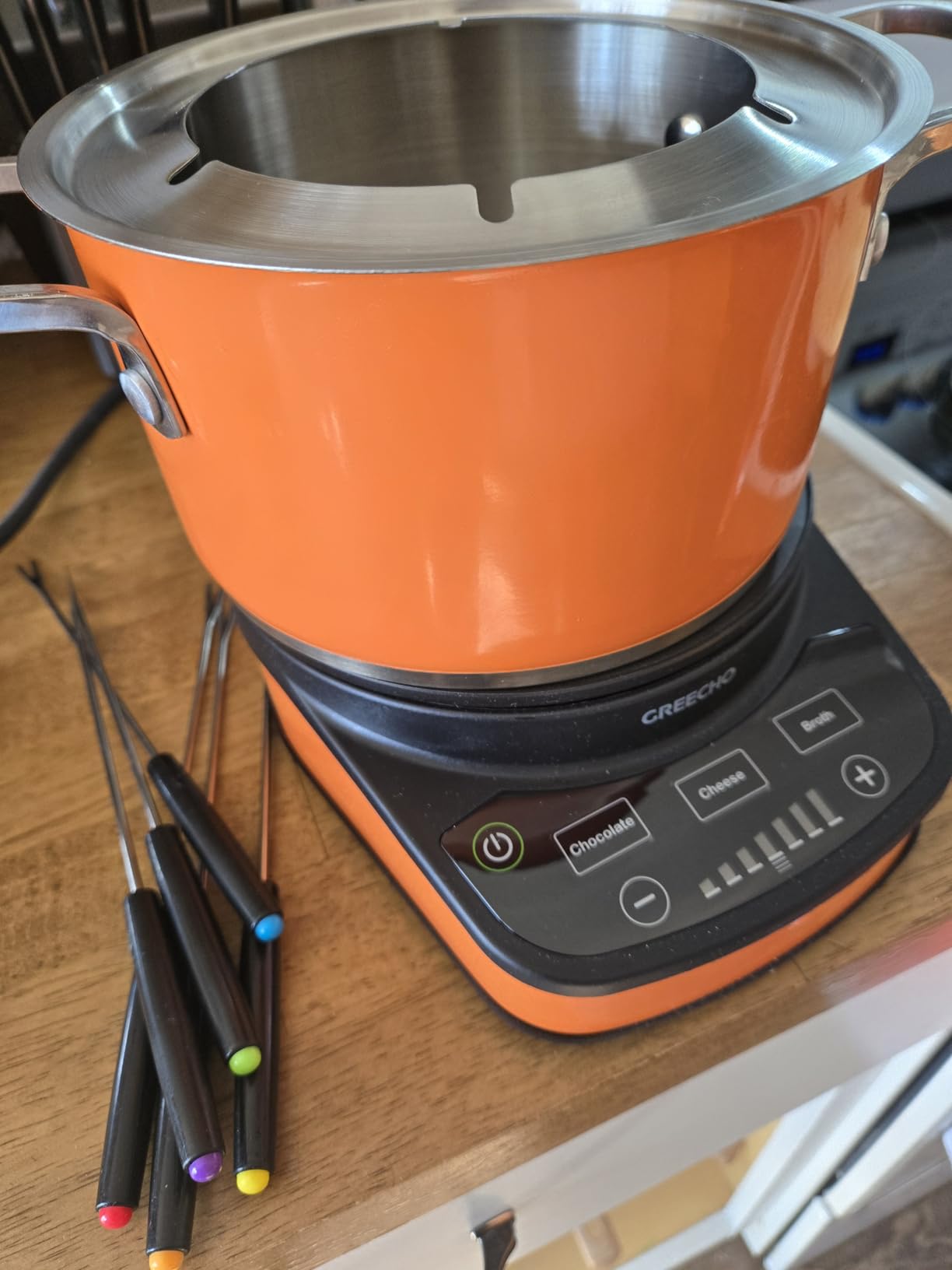 GREECHO Fondue Pot Electric Set, 2.6 Qt Stainless Steel Electric Fondue Pot with 3 Preset Mode (Cheese, Chocolate & Broth), 1200W Fondue Pot Set with Separated Fondue Pot & 6 Color-Coded Forks, Orange customer photo 2