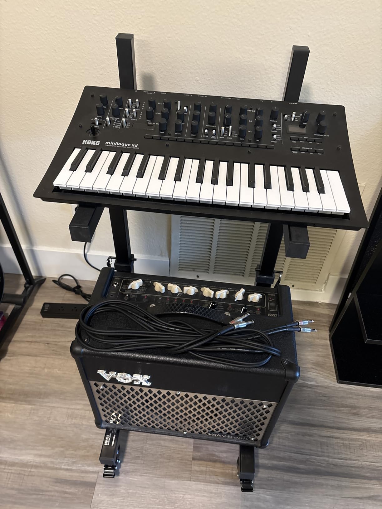 Vondynote Adjustable Mobile Guitar Amplifier Stand Combo Amp Stand Tilt customer photo 1