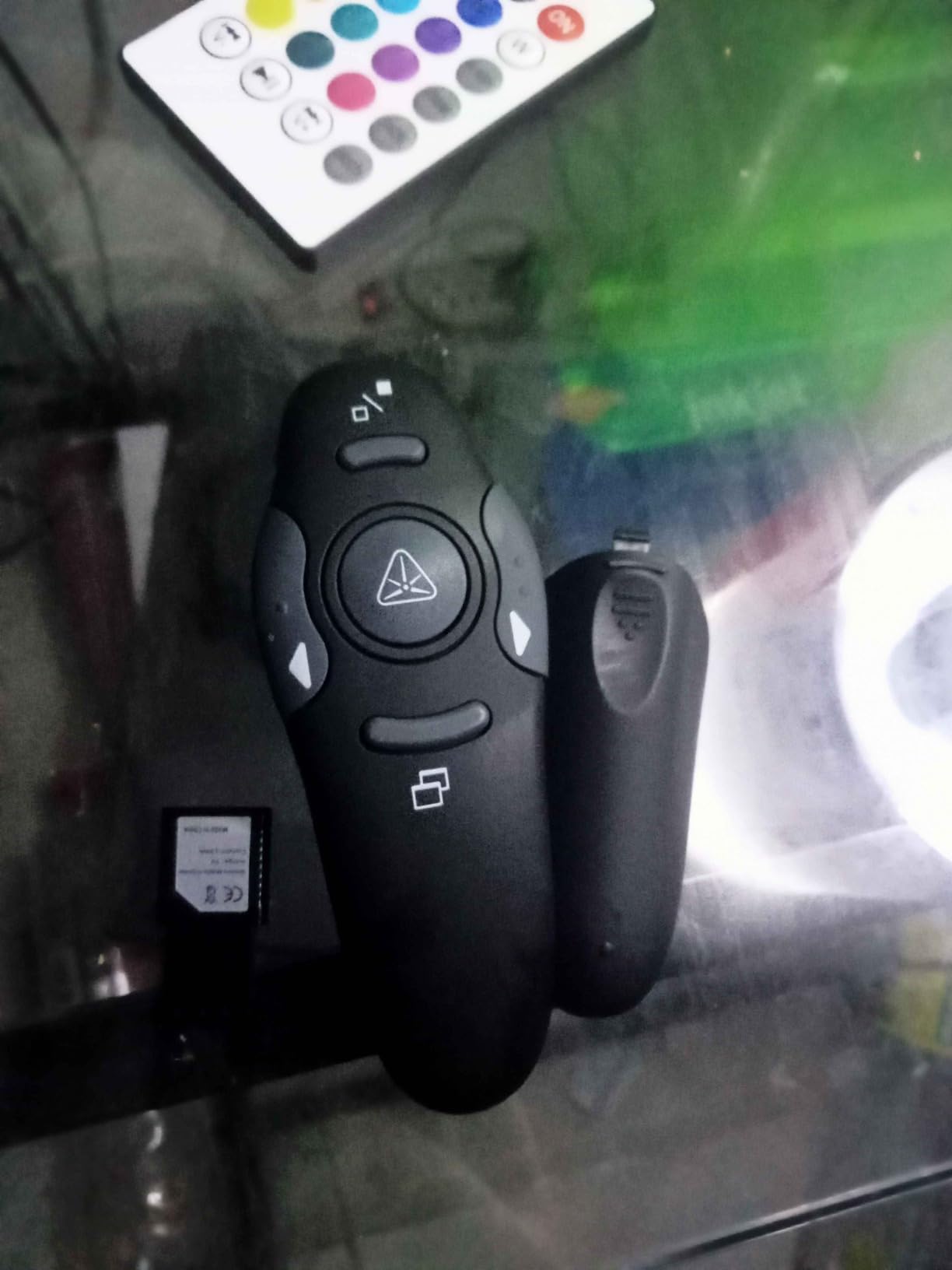 Presentation Clicker for PowerPoint, Wireless Remote Control with Red Laser customer photo 1