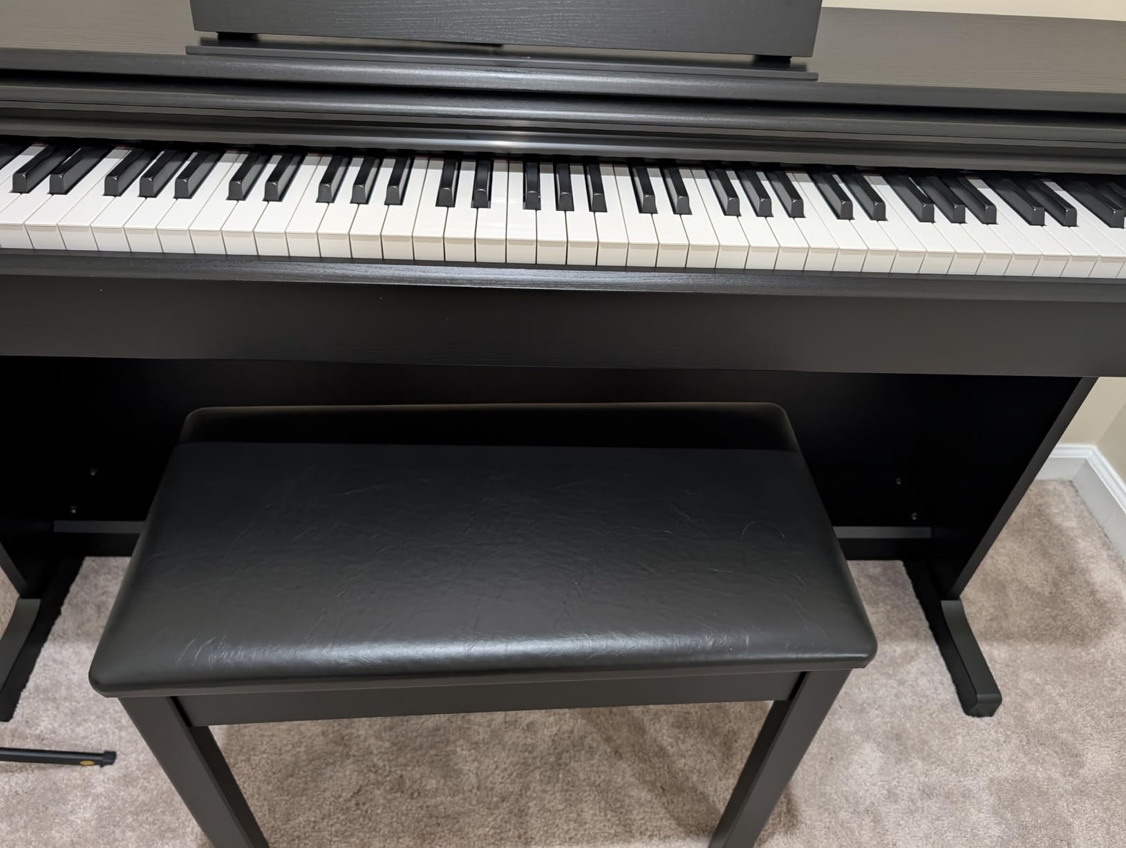 Yamaha Arius Series 88-Key Weighted Action Upright Digital Piano for Beginner and Intermediate Players, Dynamic Response, Grand Piano Sound, 3-pedal Unit, Bench Included, Rosewood YDP105R customer photo 1