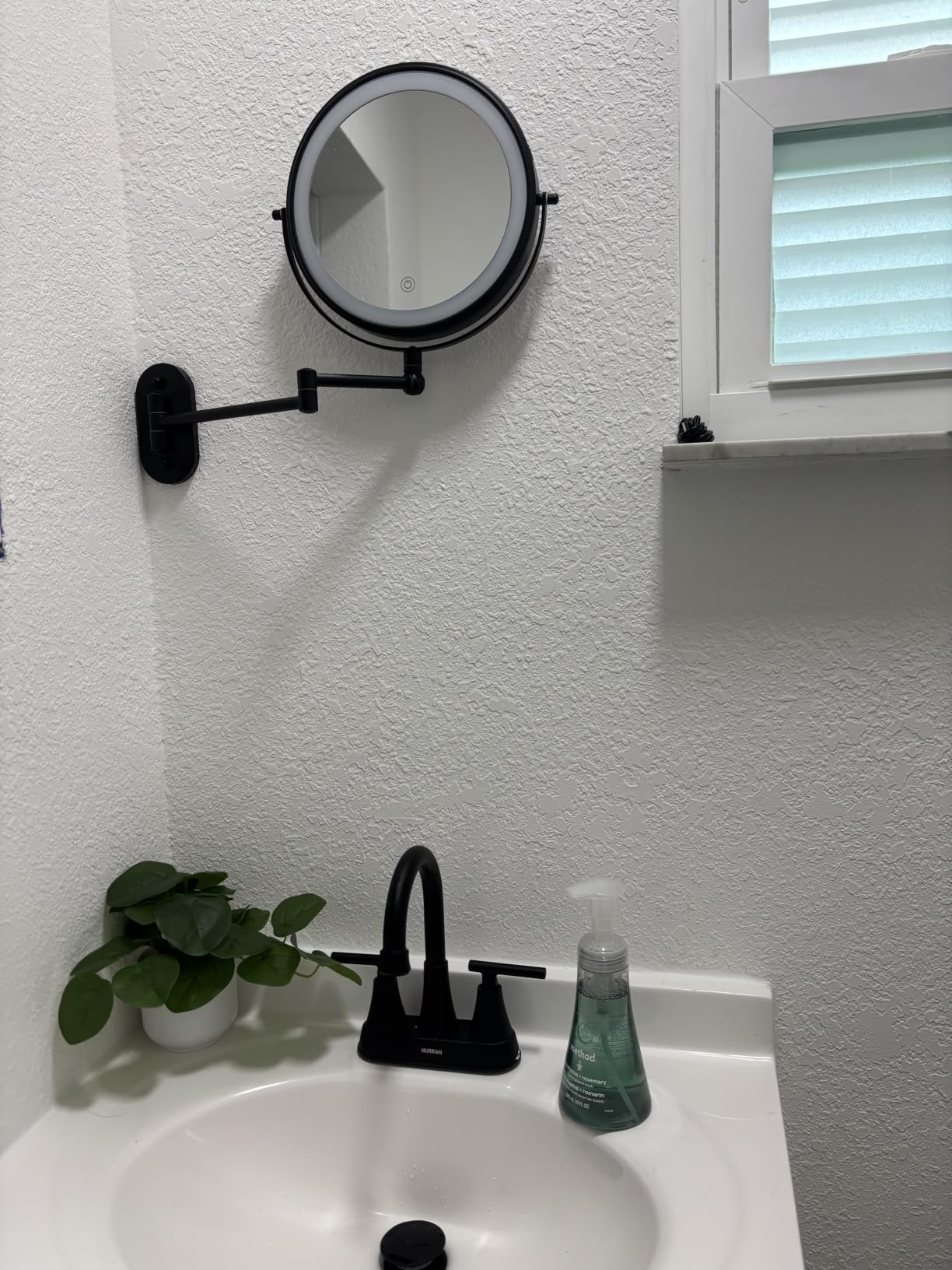 Matte Black Bathroom Faucet, Hurran 4 inch Centerset 2-Handle Lead-Free customer photo 1