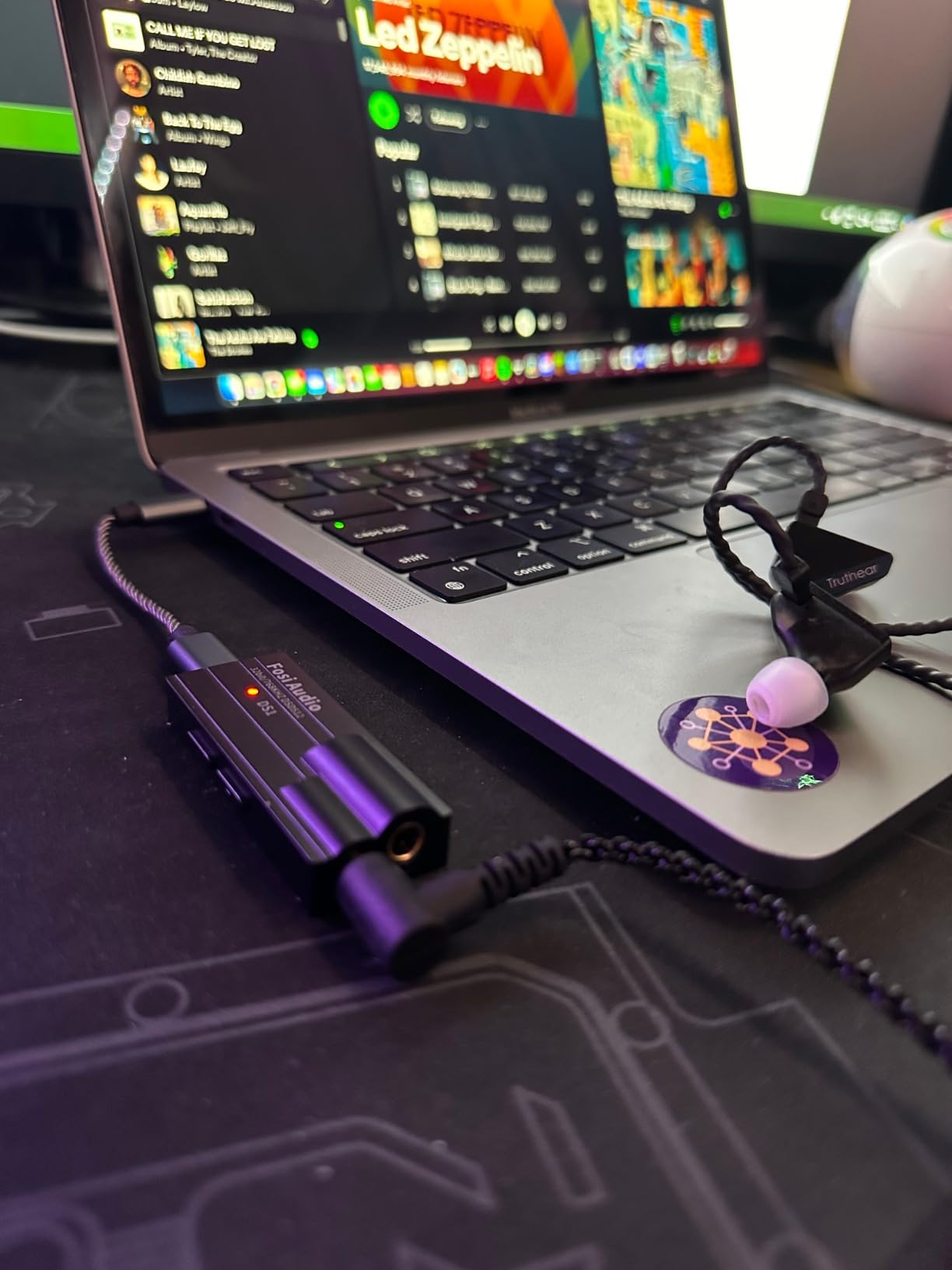 Fosi Audio DS1 USB C DAC Headphone Amp DSD512 ES9038Q2M HiFi Mini Audio Adapter Supports 32bit/768kHz with 4.4MM and 3.5MM Dual Headphones Outputs customer photo 1